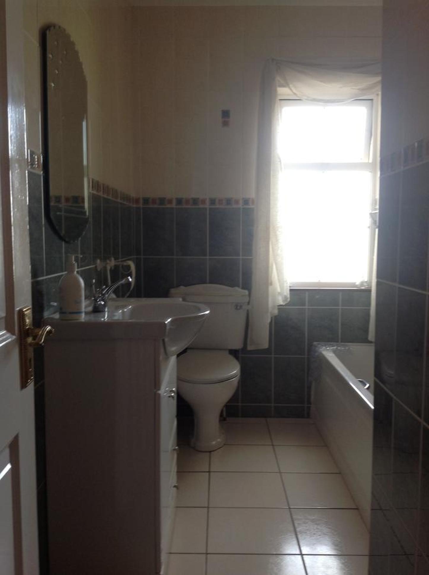 Twin Room with Bathroom photo 3