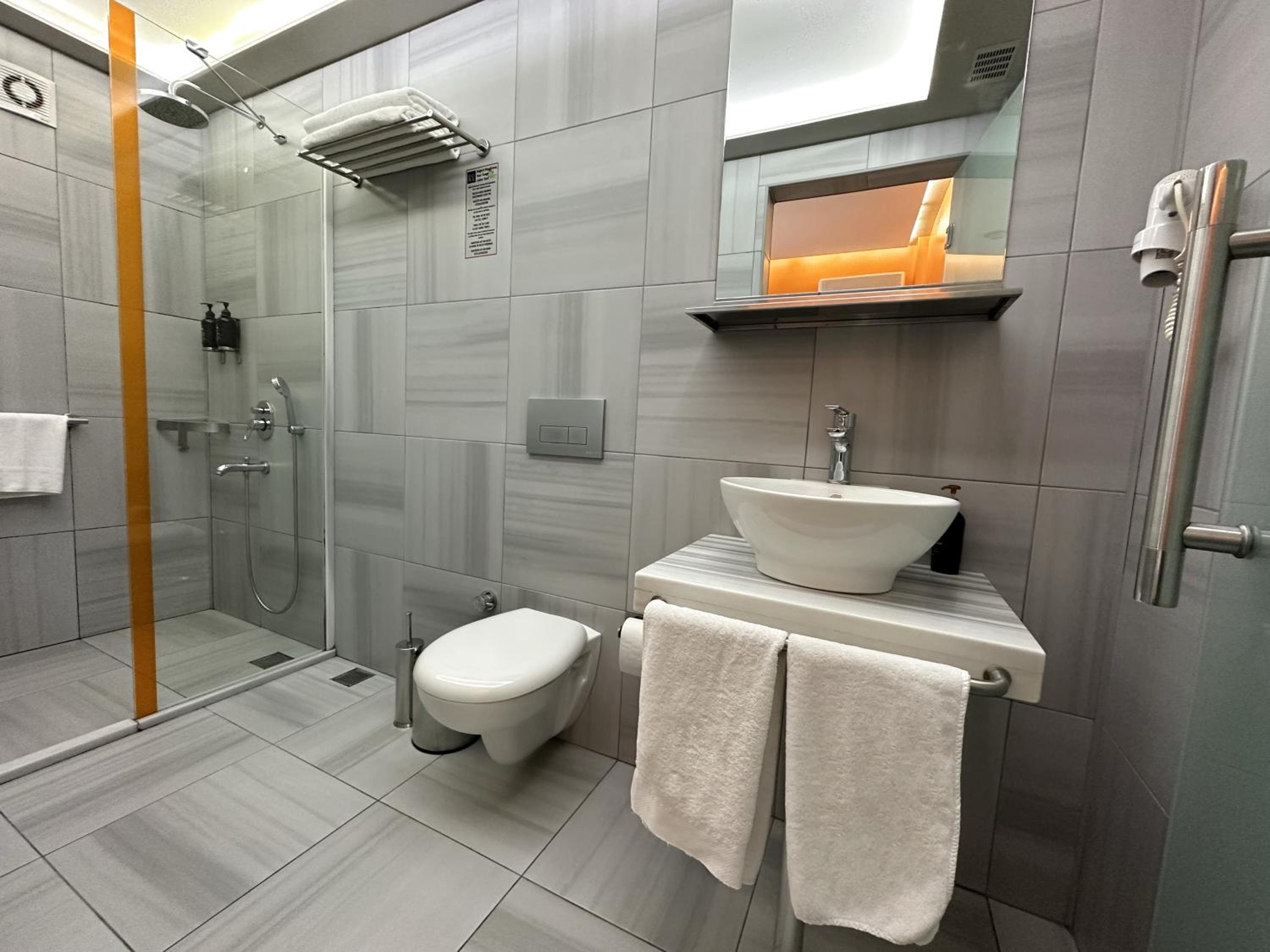 Standard Twin Room photo 1