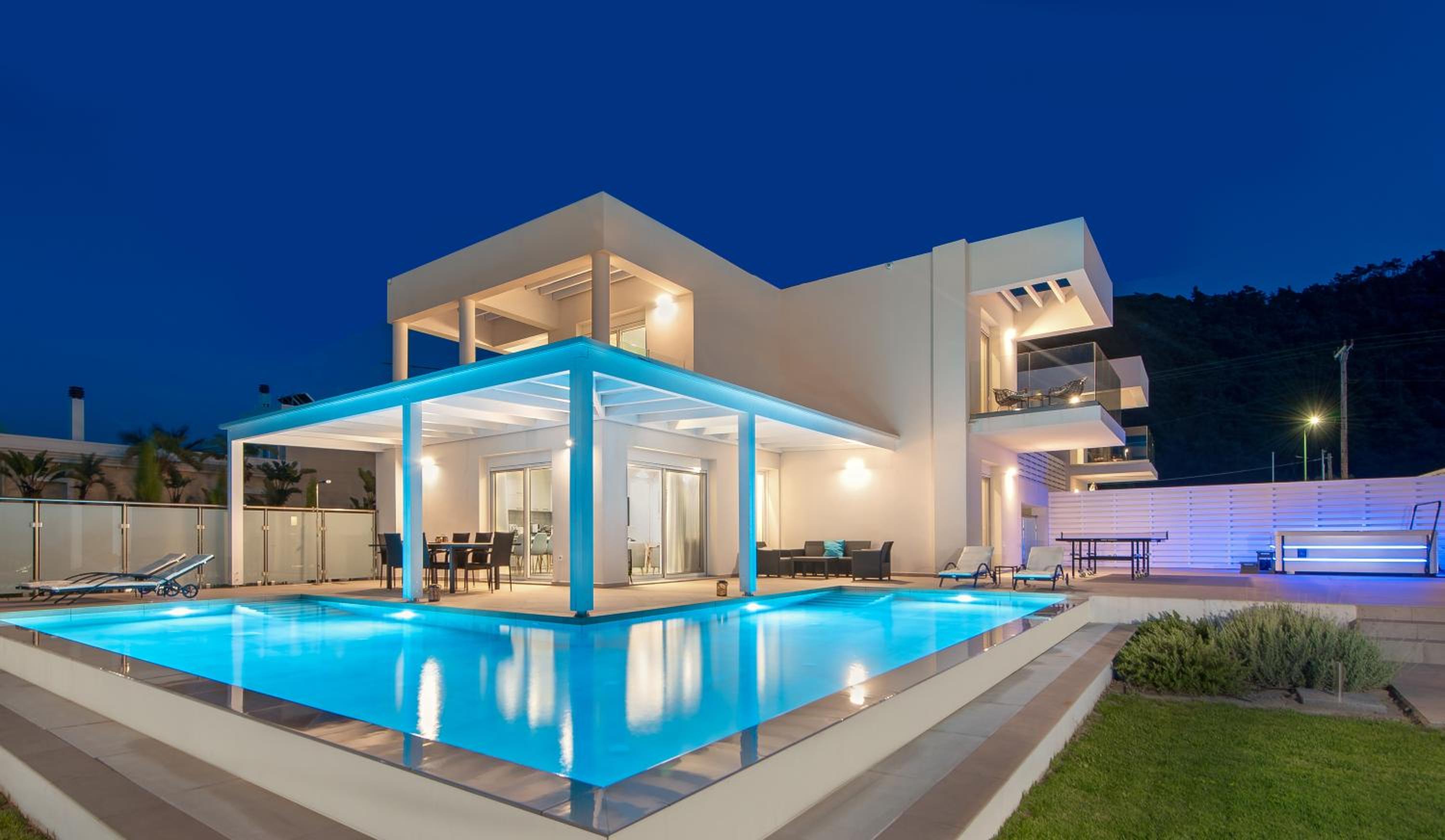 Villa photo 2