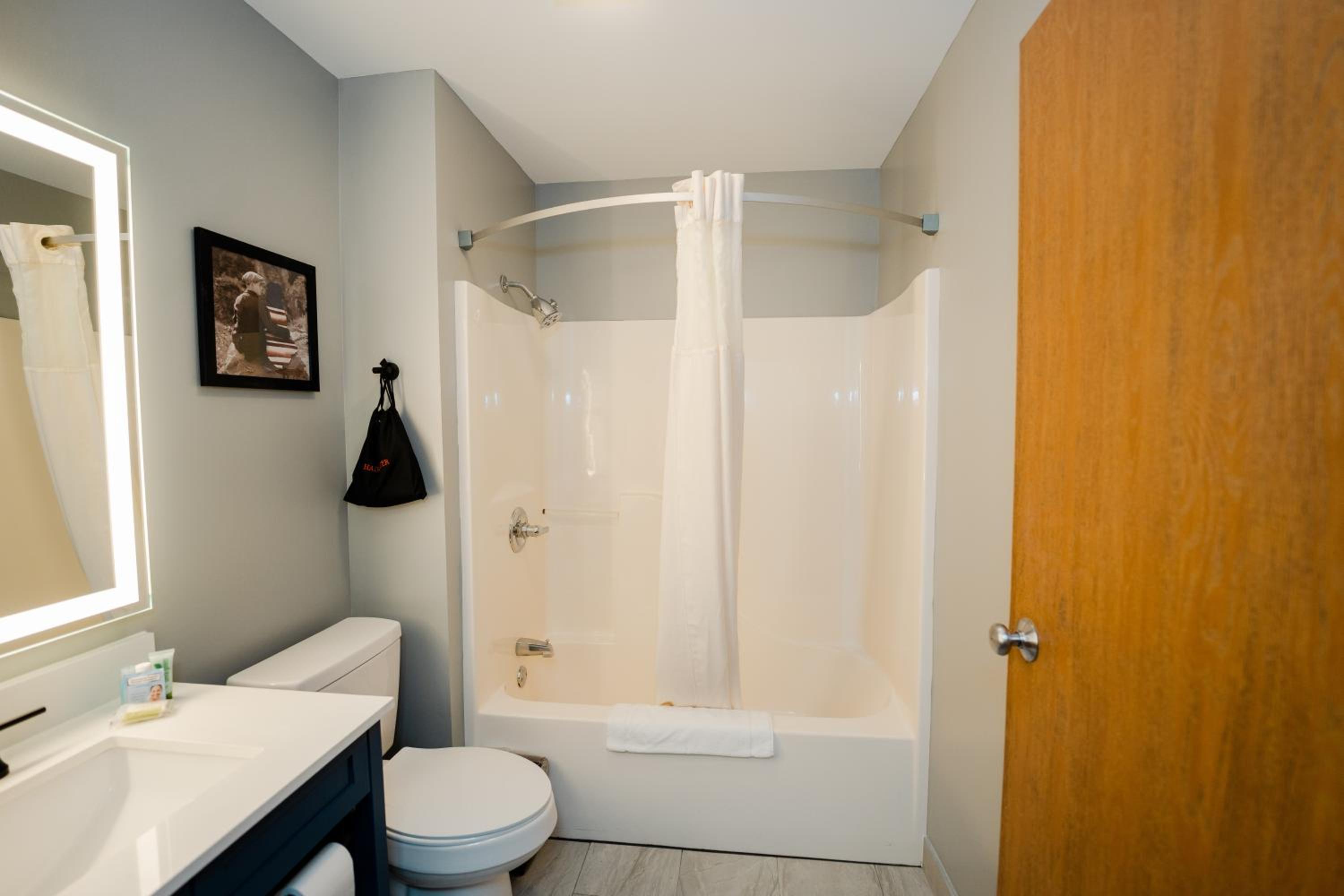 King Studio Suite - Non-Smoking - Photo 3