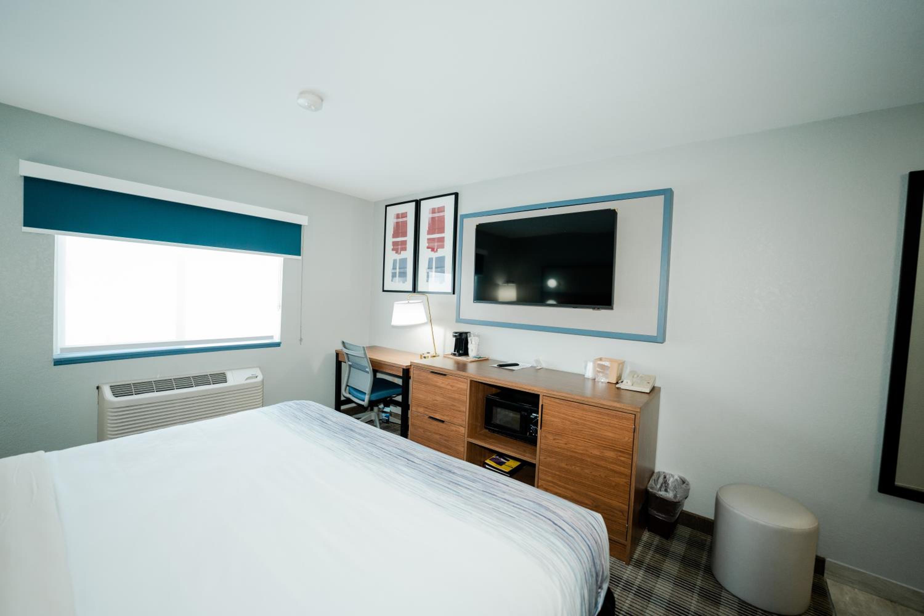 King Room - Non-Smoking - Photo 1