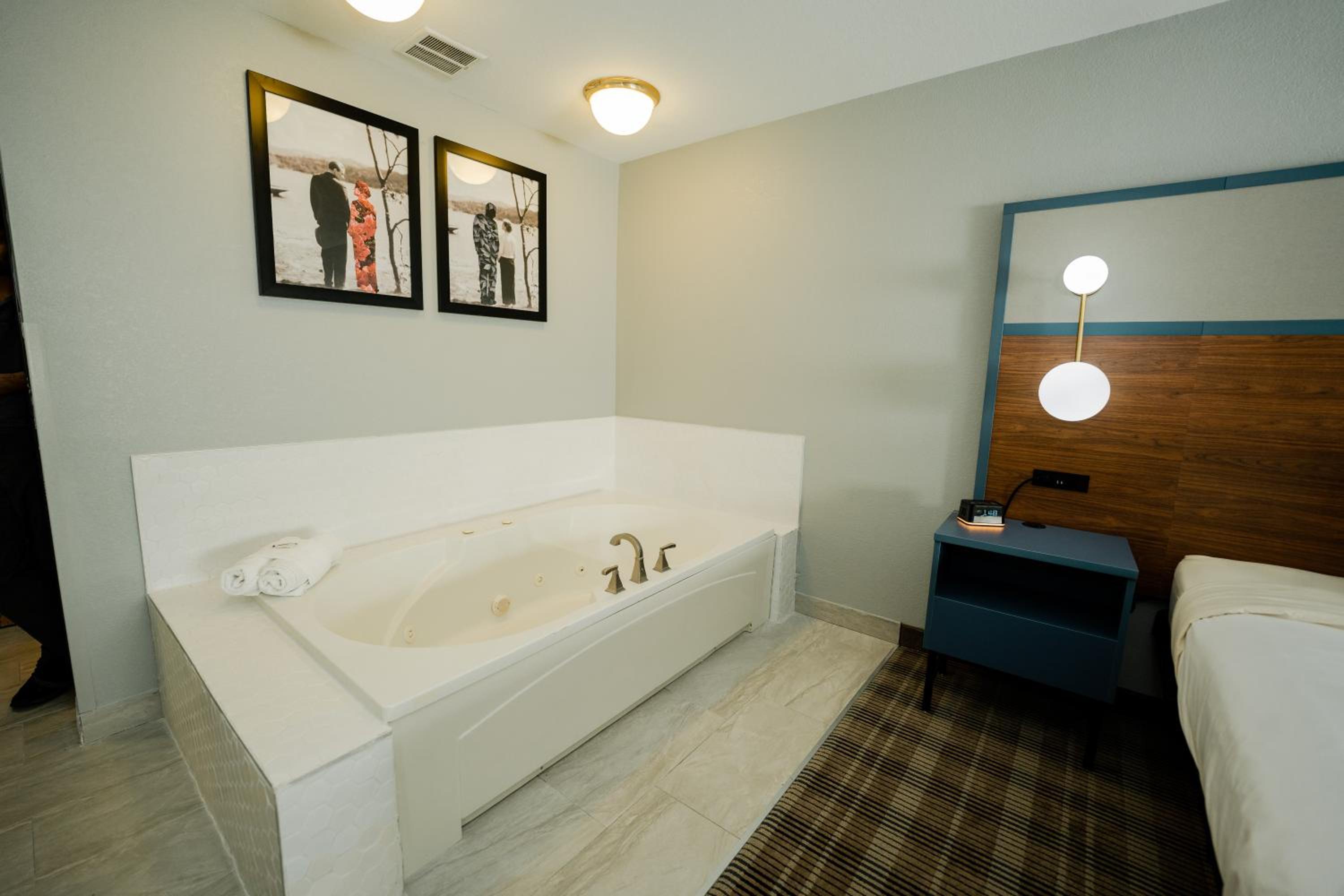 King Studio Suite - Non-Smoking - Photo 4