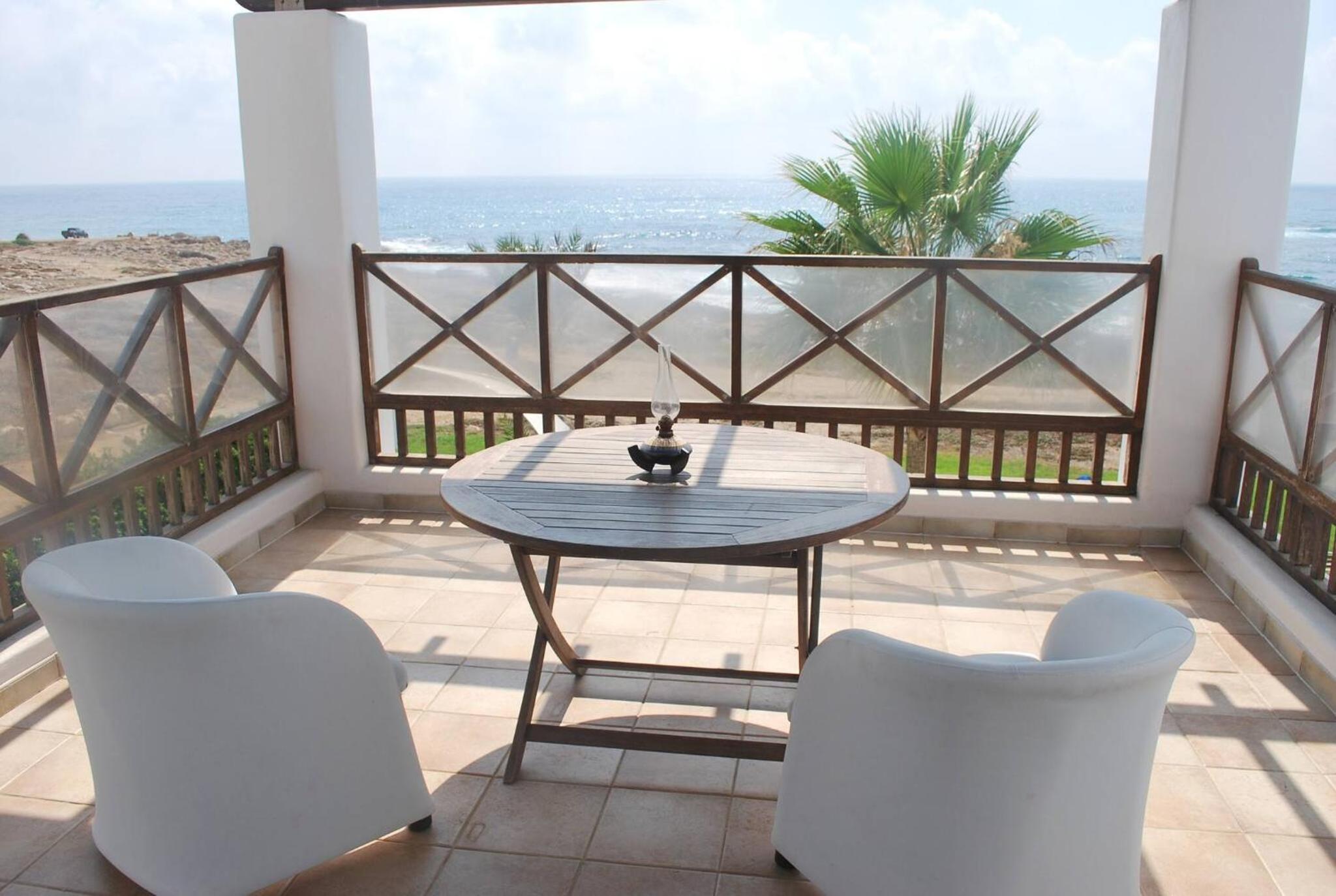 Villa photo 2