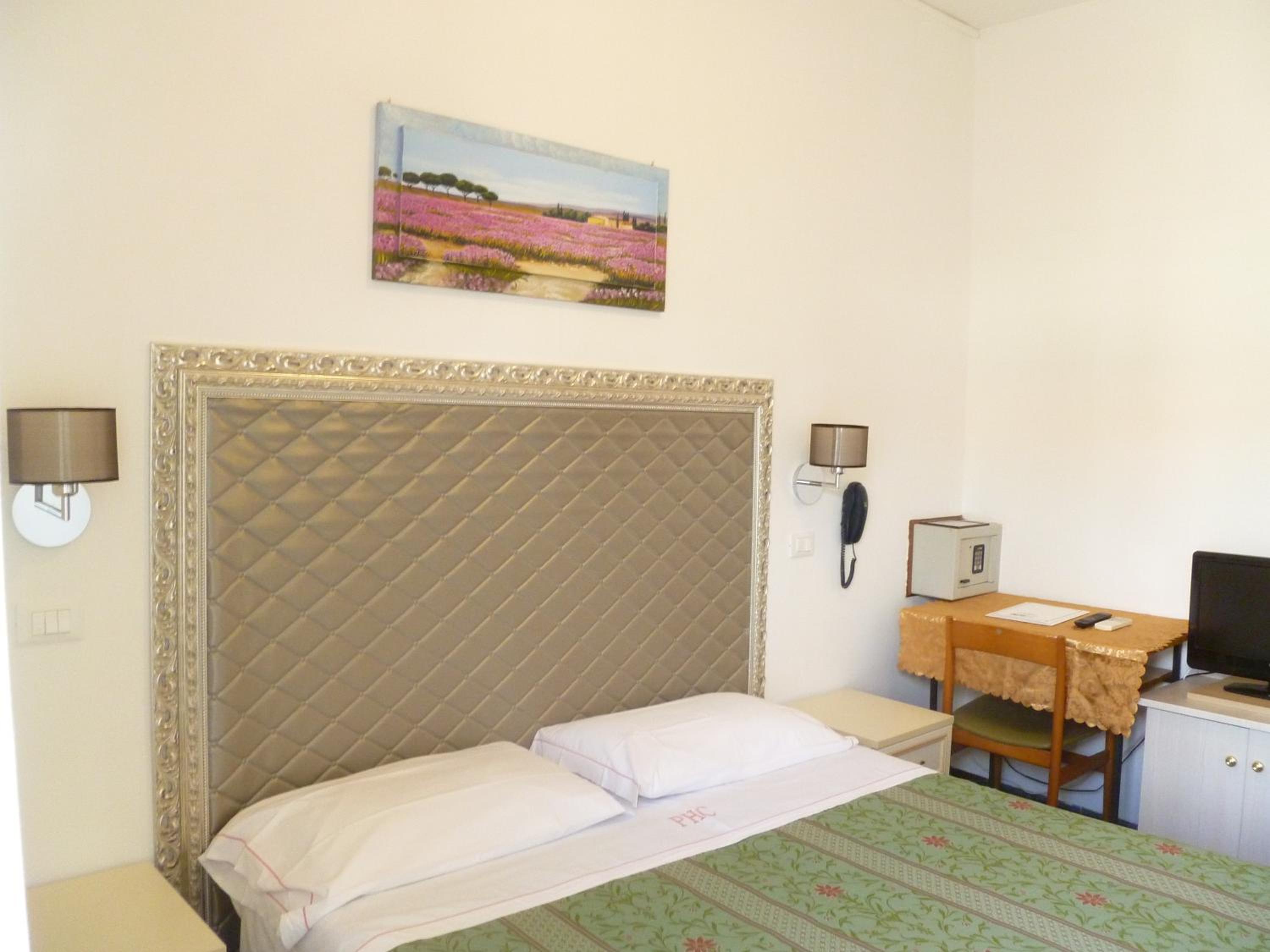 Double or Twin Room photo 2