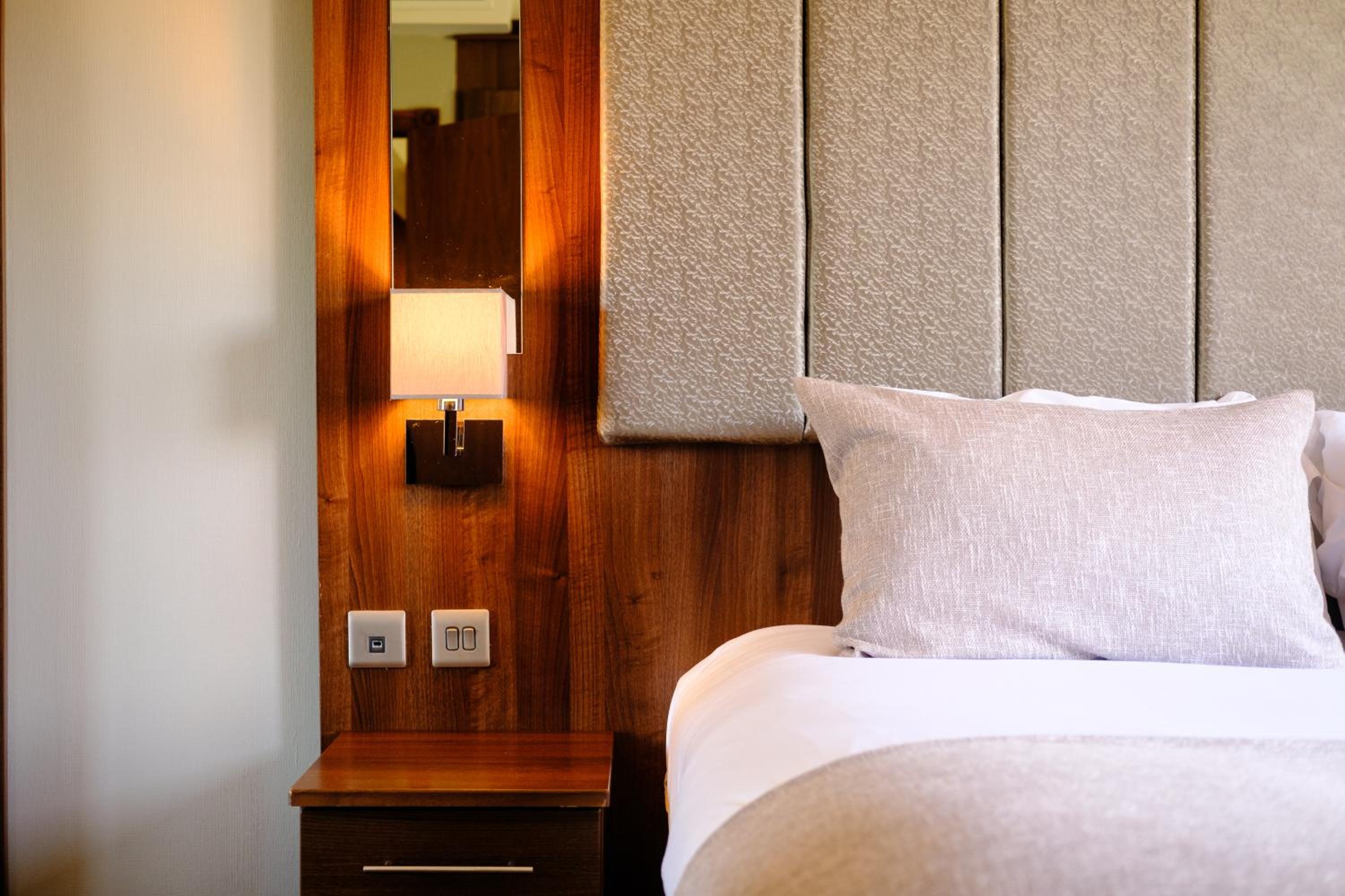 Deluxe Room - Photo 7