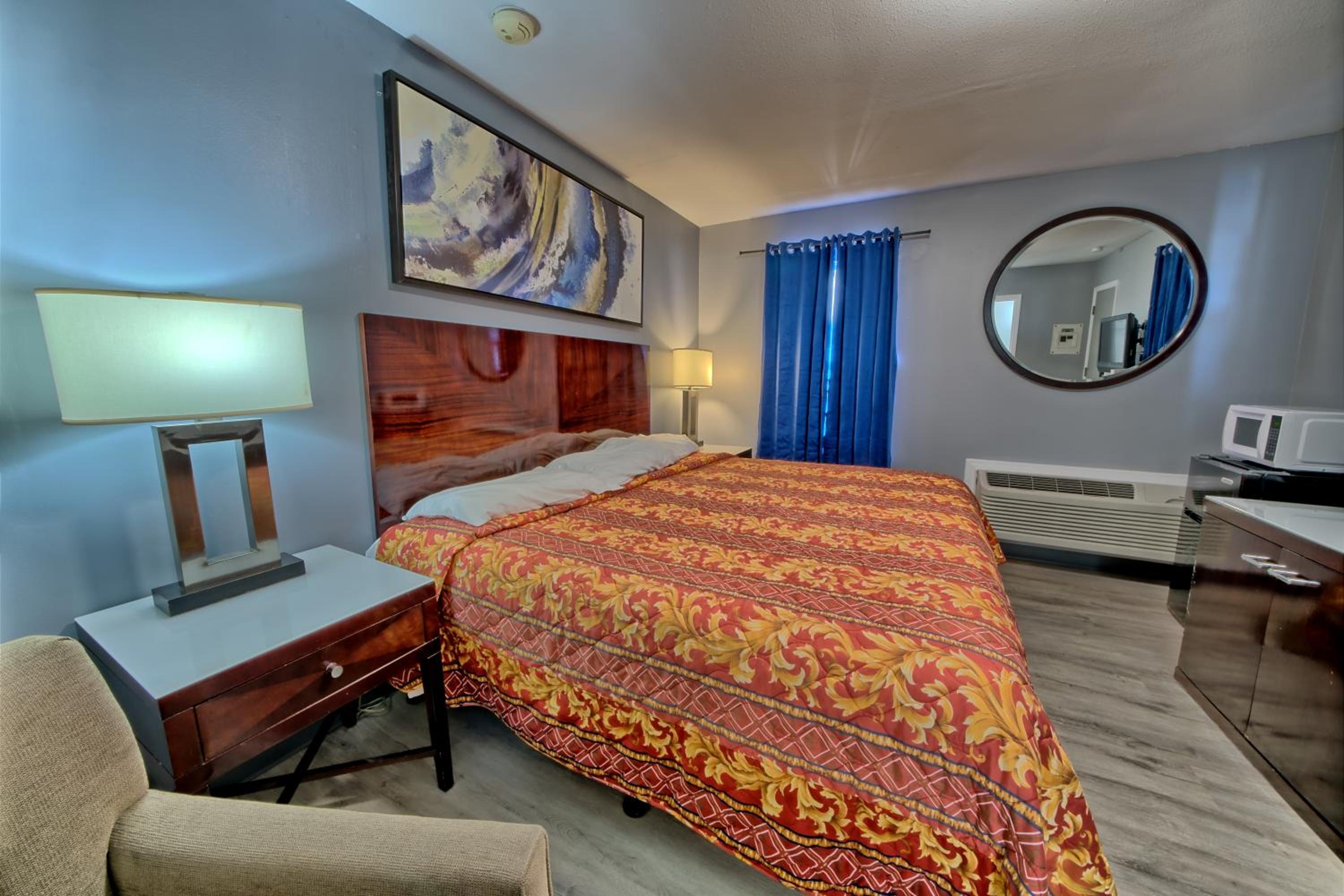 King Room - Non-Smoking photo 1