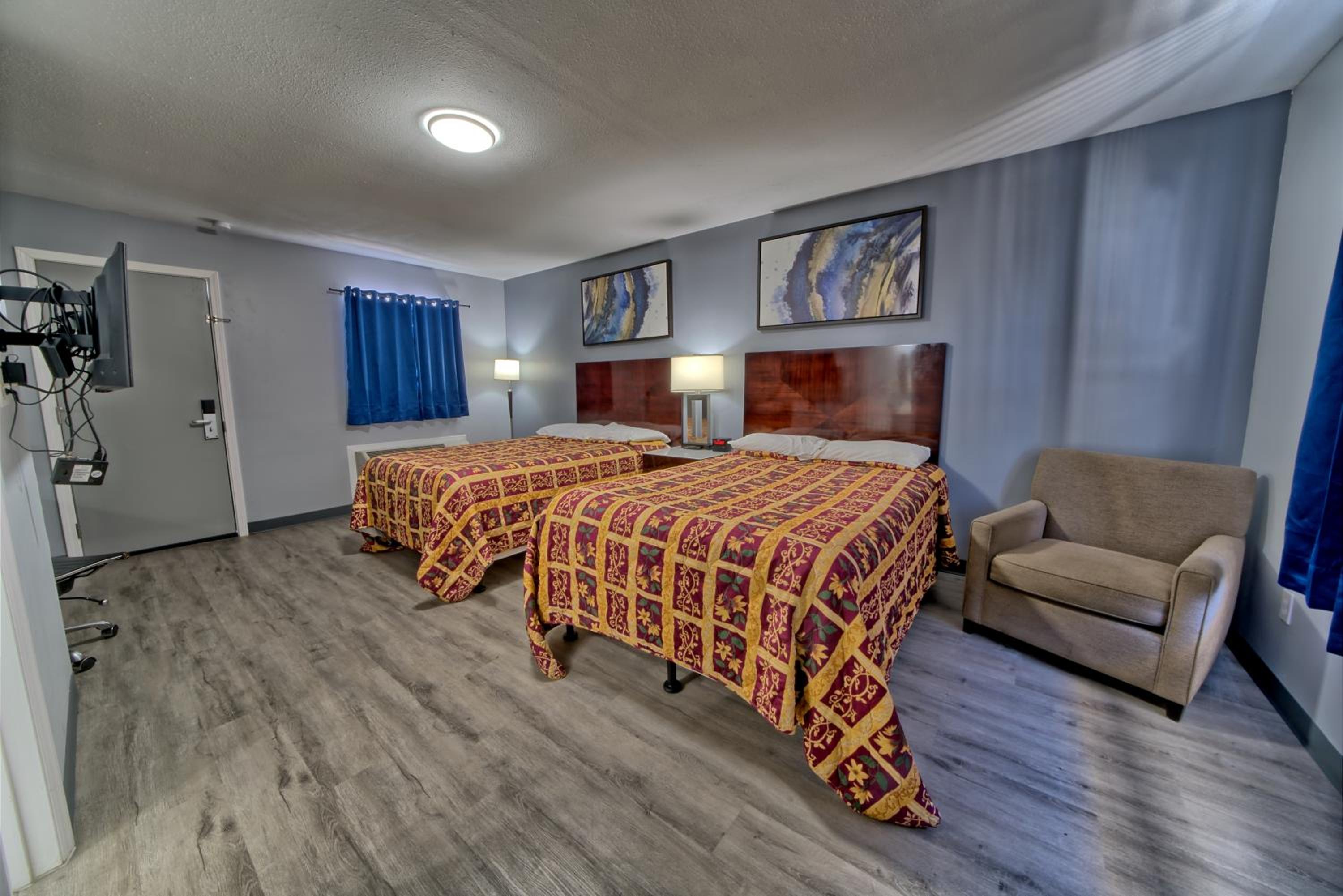 Standard Quadruple Room with Two Double Beds  - Second Floor photo 1