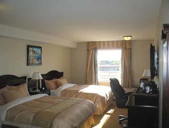Queen Room with Two Queen Beds - Non-Smoking - Photo 3