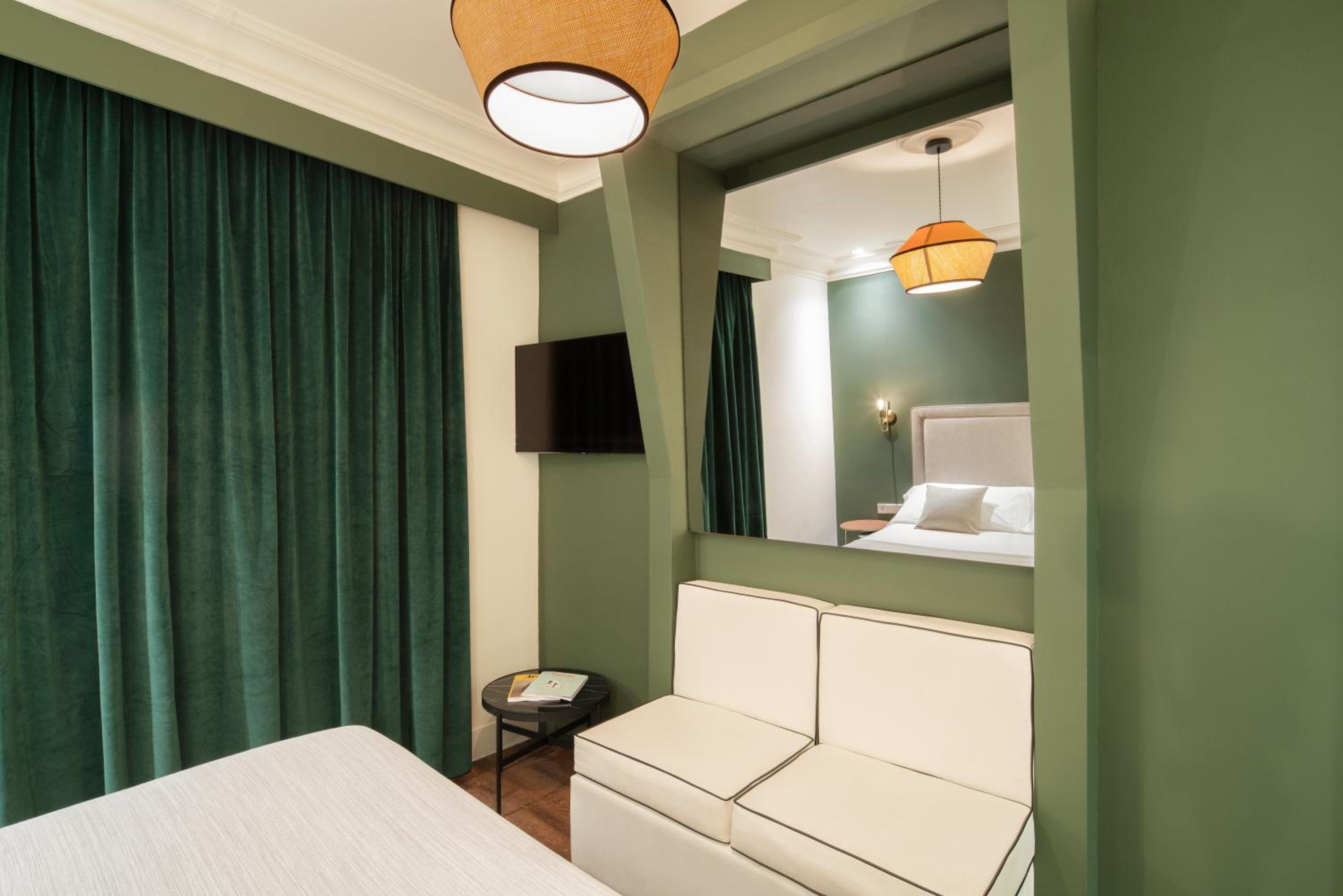 Standard Double Room photo 3