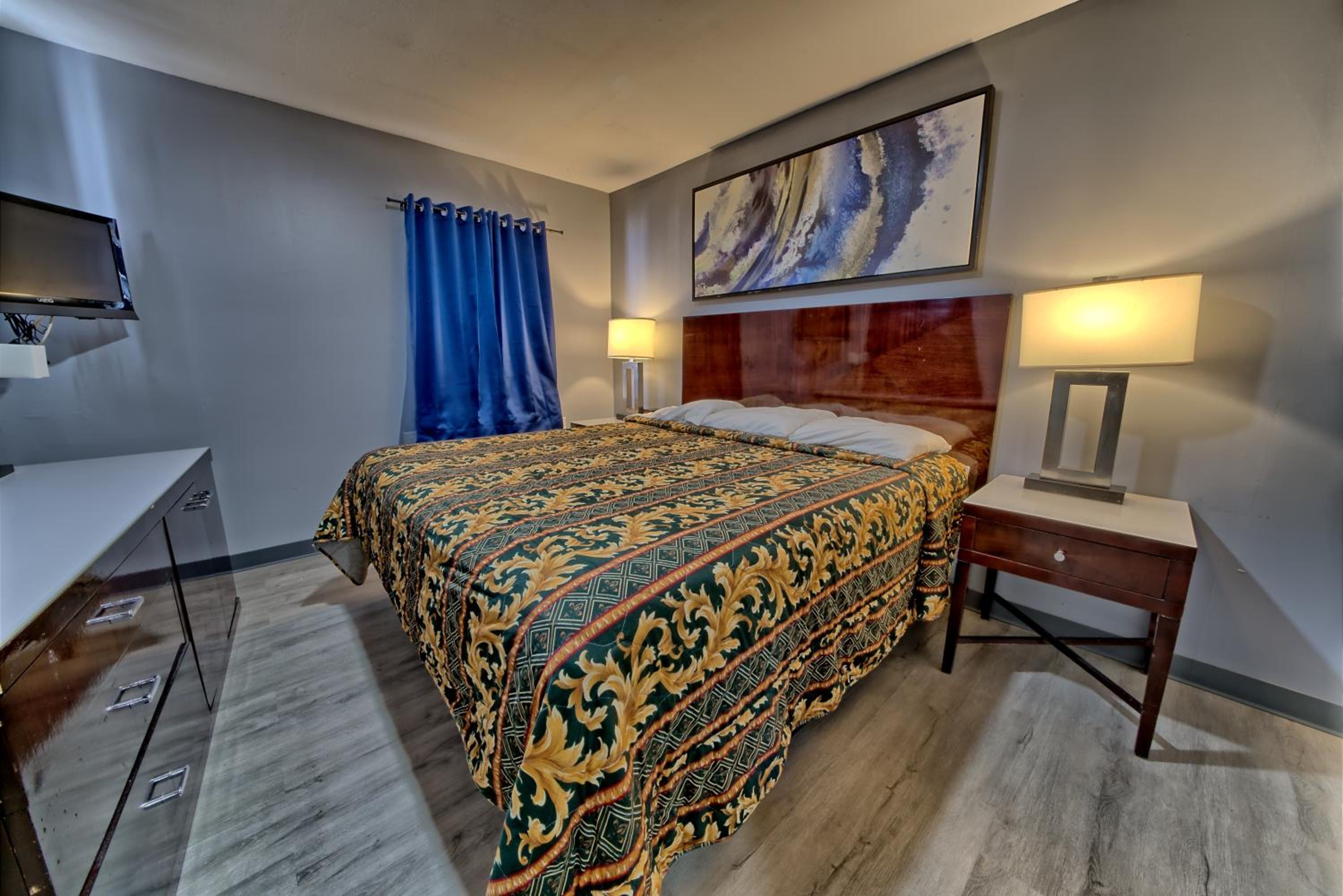 One-Bedroom Apartment with Kitchenette photo 2