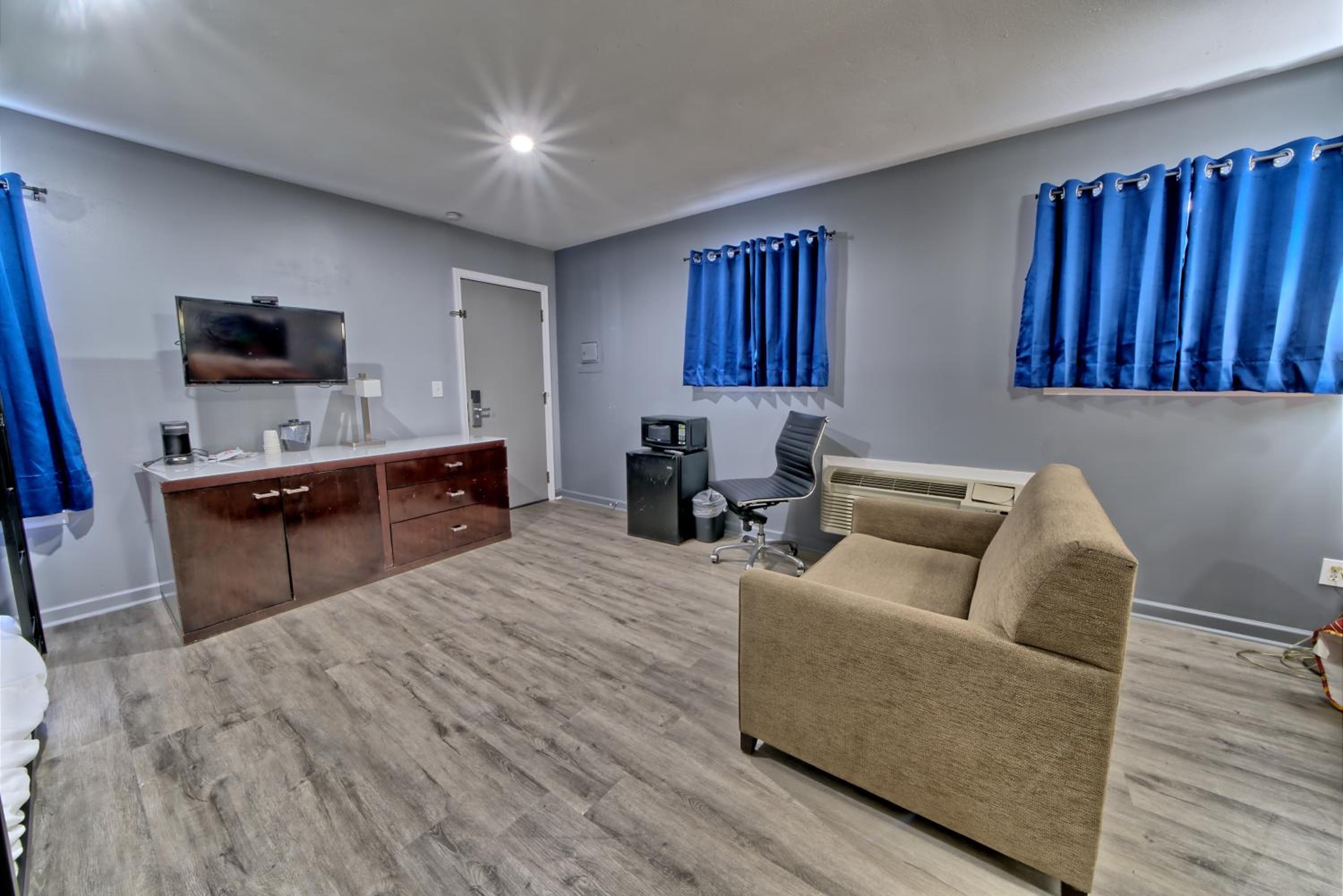 Deluxe Family Room photo 3