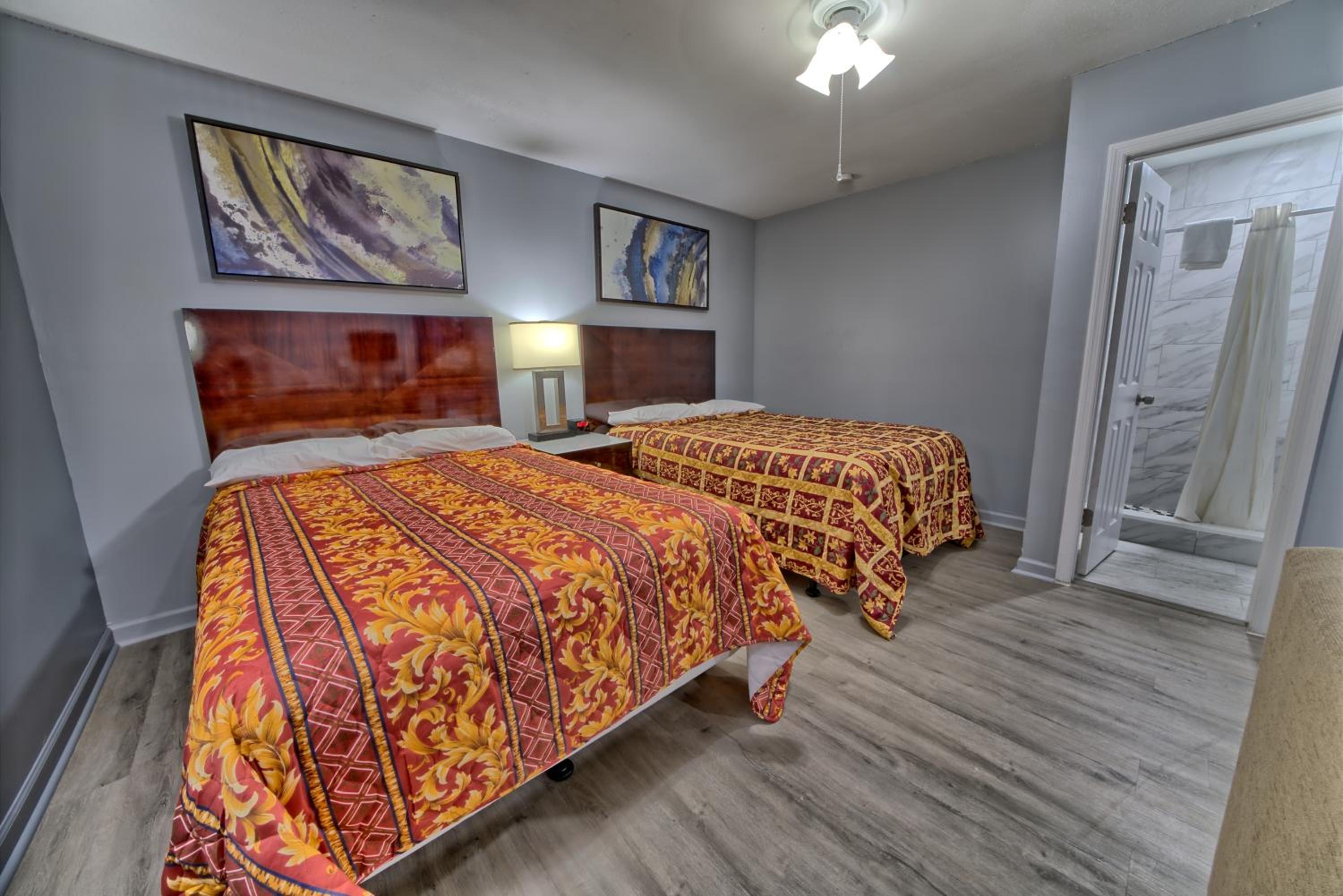 Deluxe Family Room photo 1