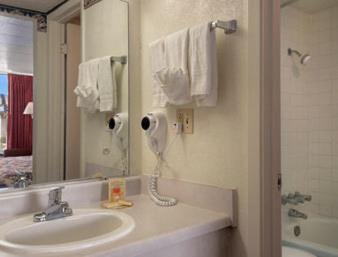 Standard King Room - Smoking - Photo 2