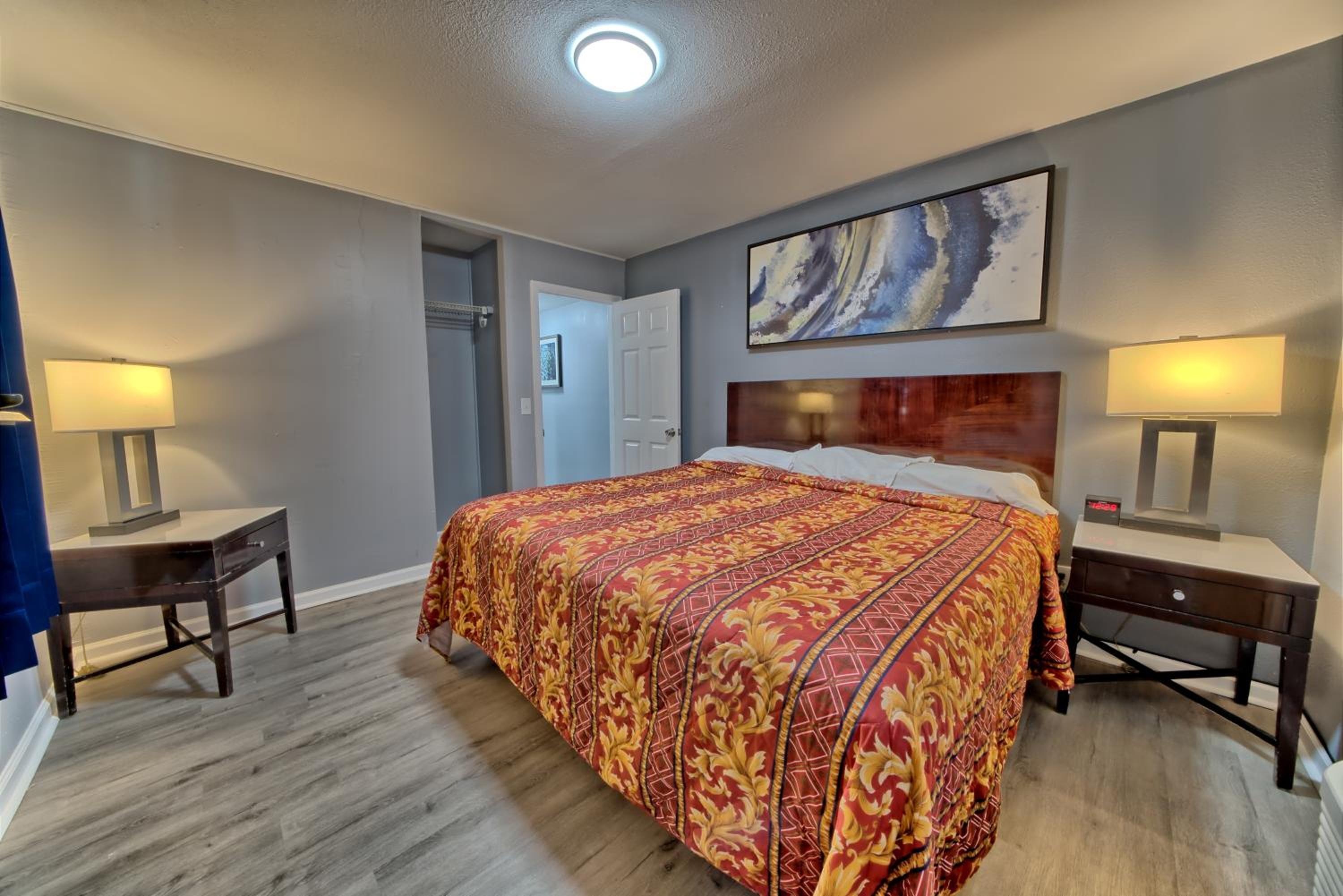 One-Bedroom Apartment with Pool View photo 3