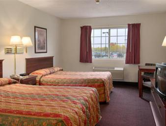 Twin Room - Accessible/Non-Smoking - Photo 1