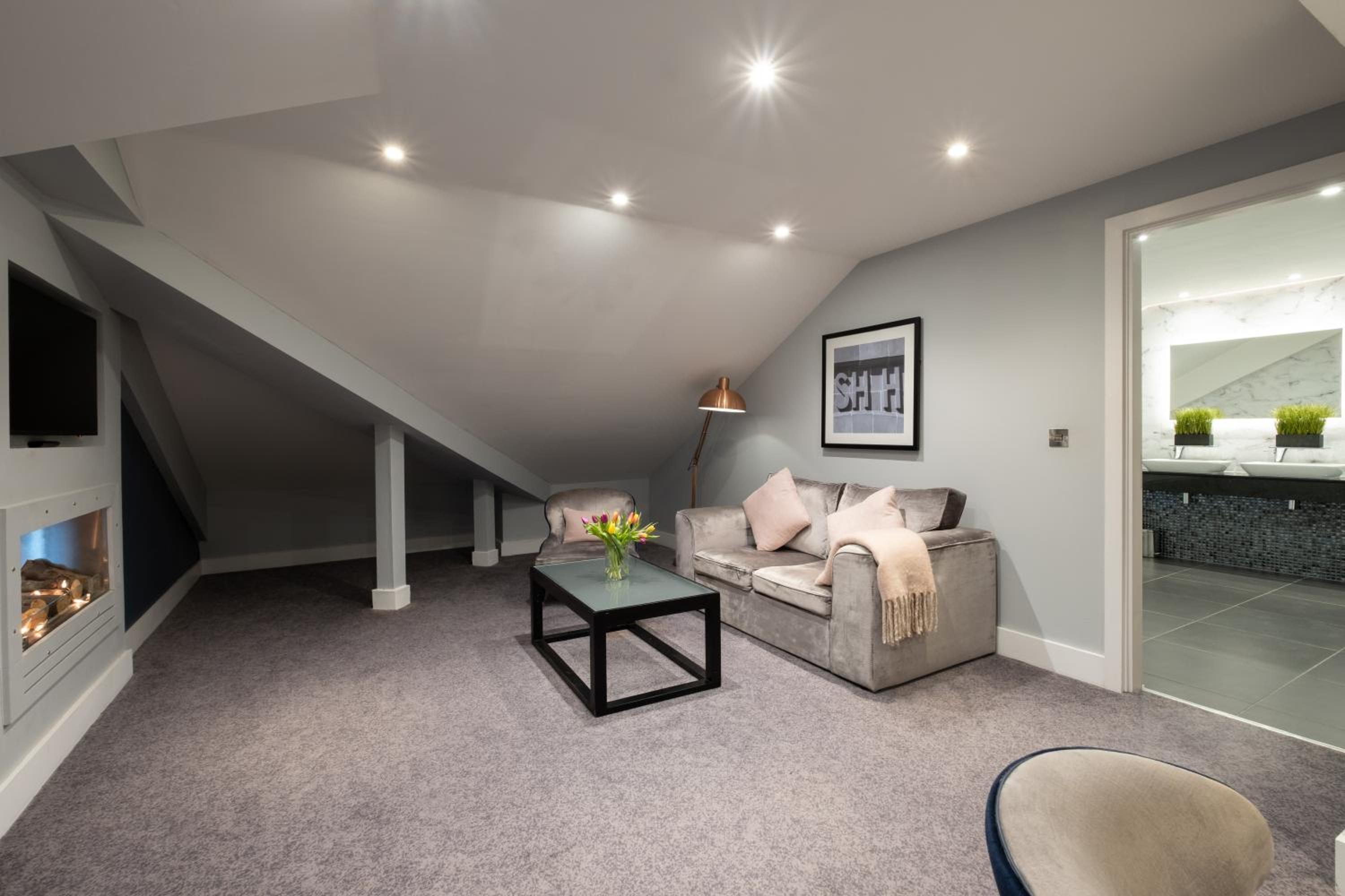 Loft Suite - Photo 2