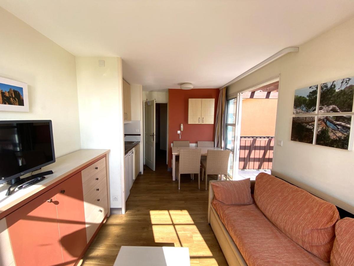 Apartment with Sea View photo 2