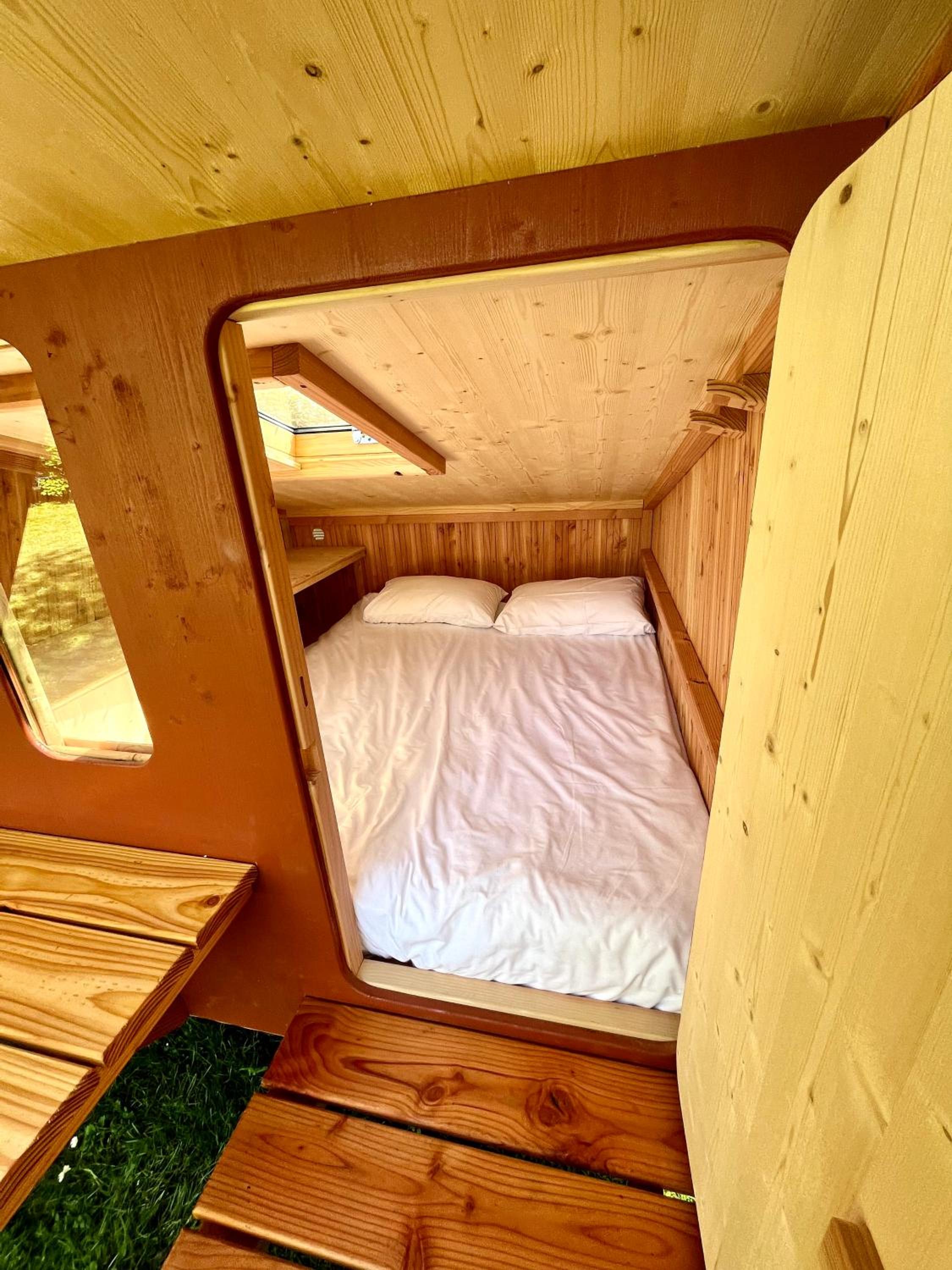 Cabin (2 Adults) without Kitchen and Sanitary photo 3