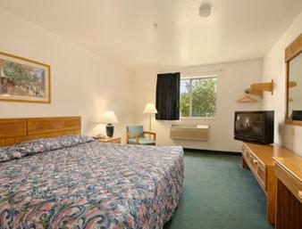 Queen Room - Disability Access/Non-Smoking - Photo 4