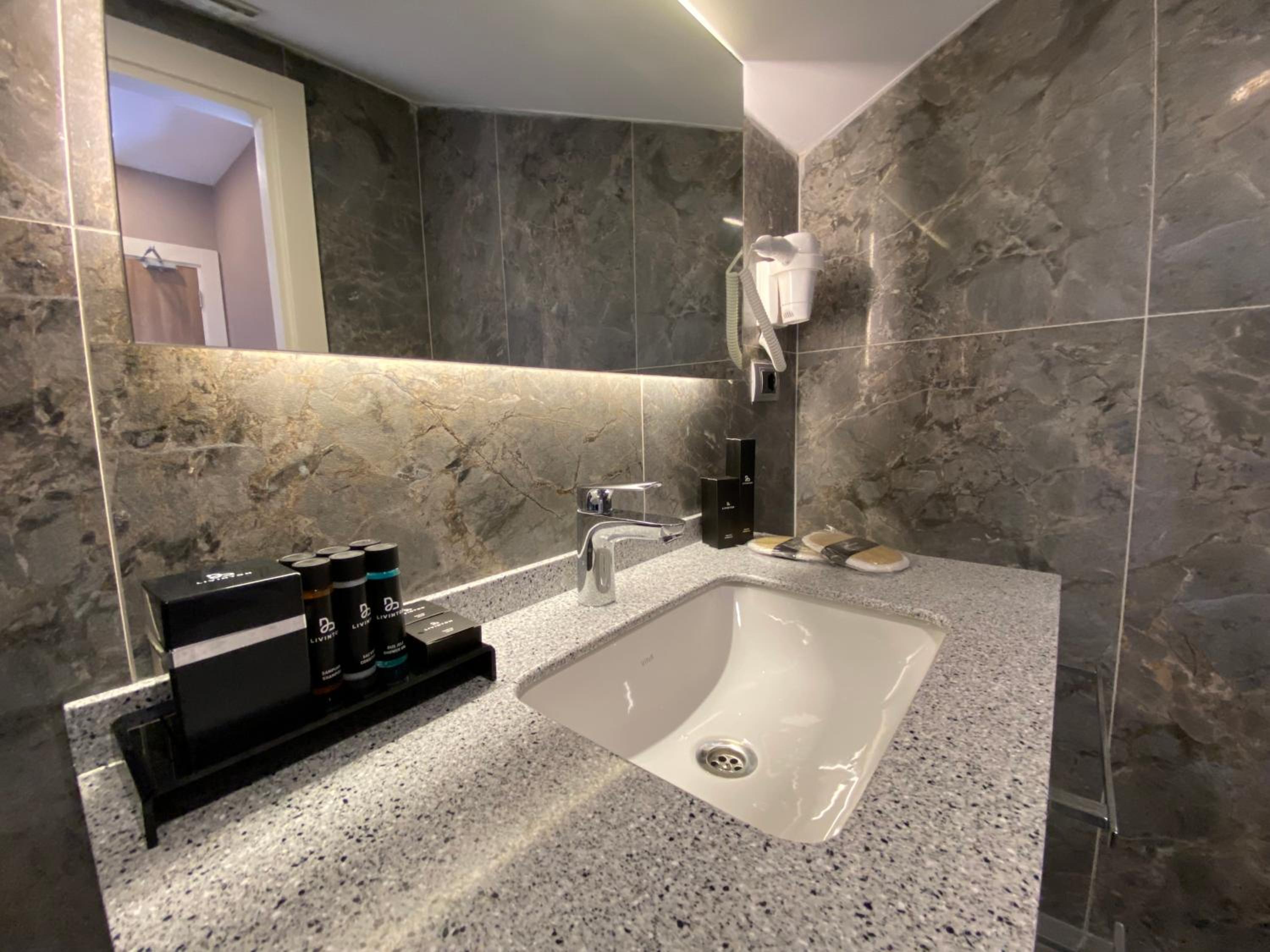 Suite with Balcony photo 2