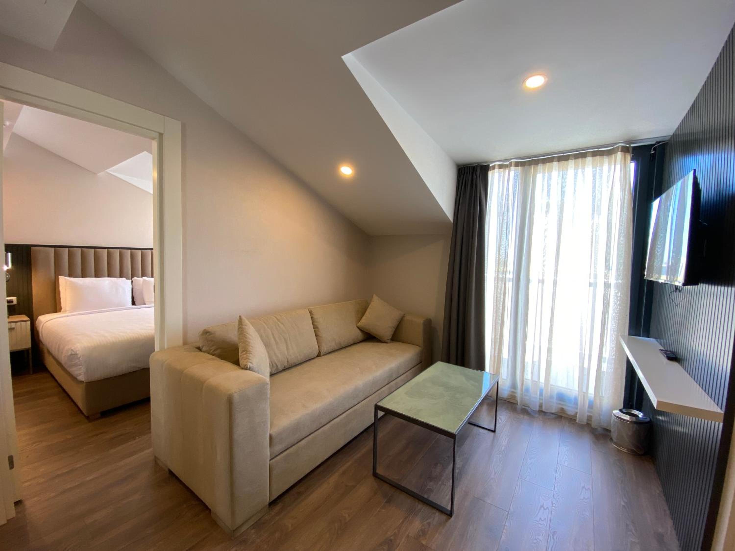 Suite with Balcony photo 1