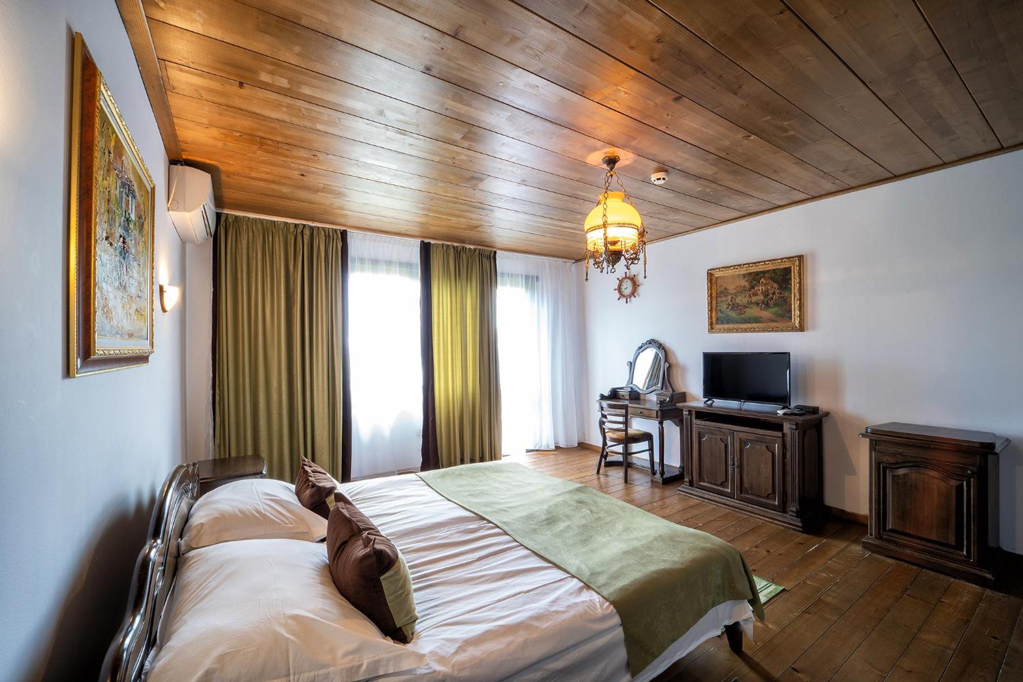 Deluxe Double Room with Balcony photo 1