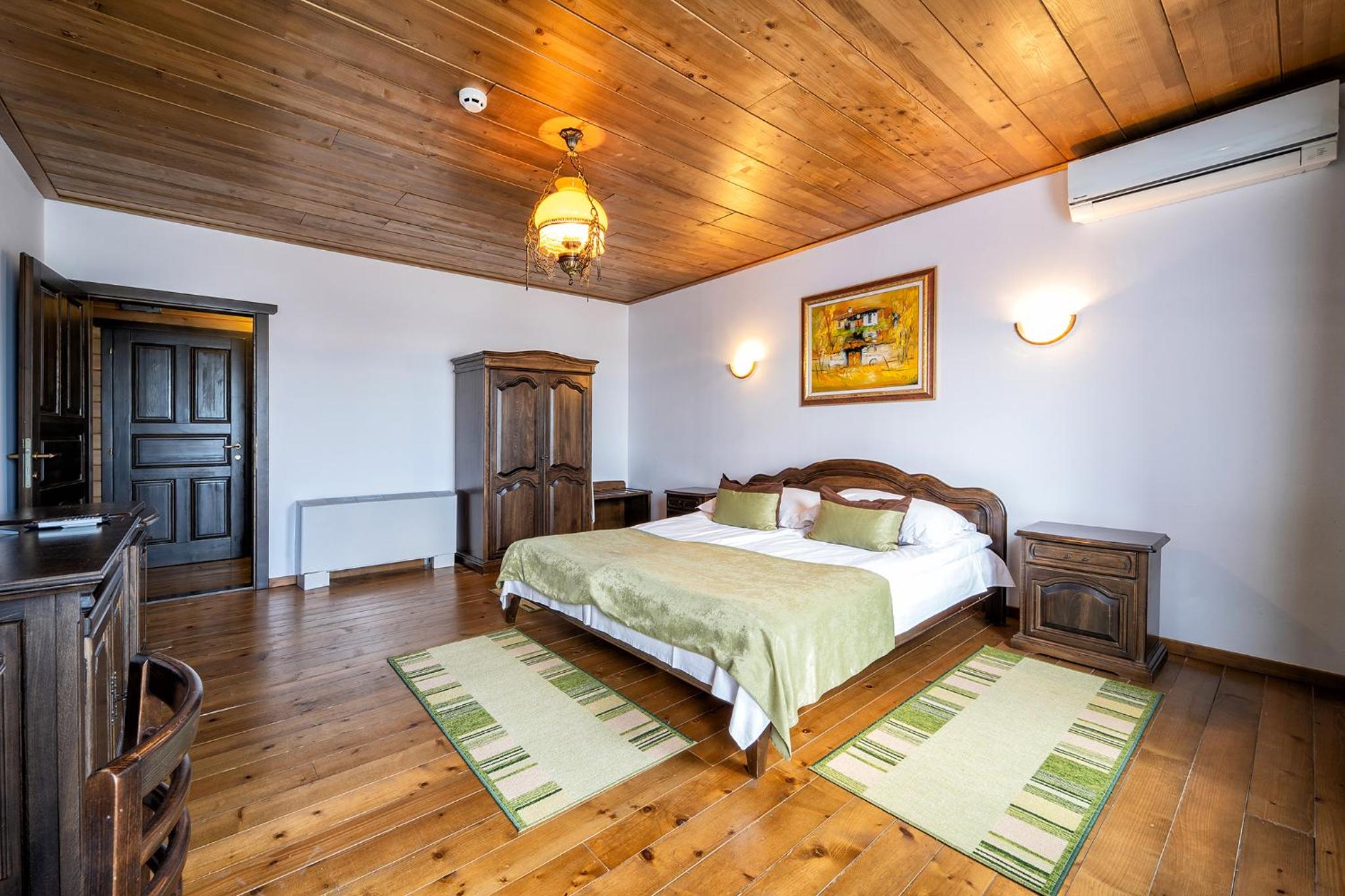 Deluxe Double Room with Balcony photo 2