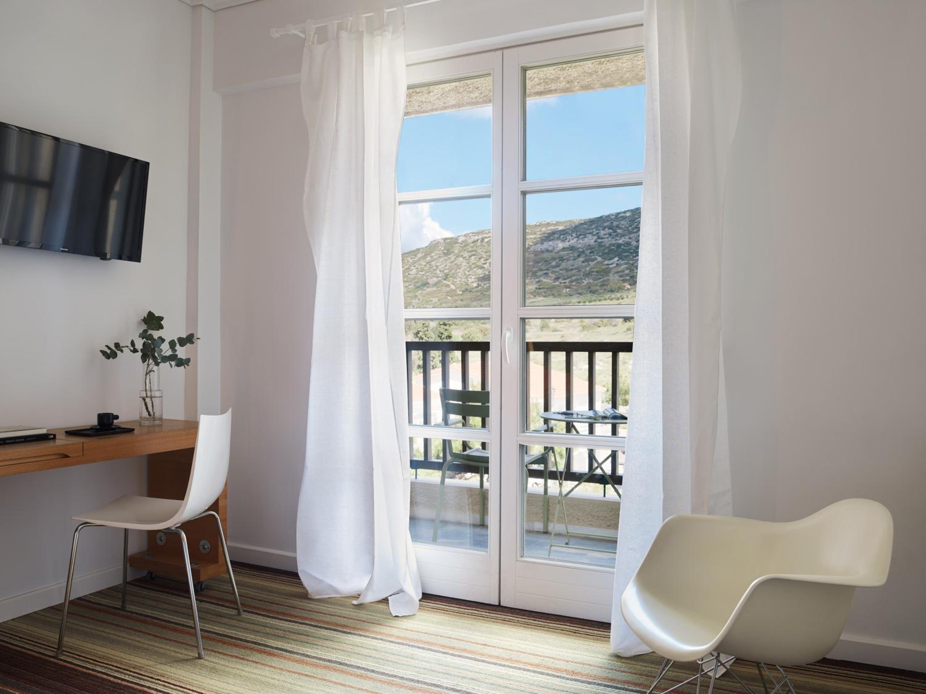 Double Room with Garden View - Photo 2