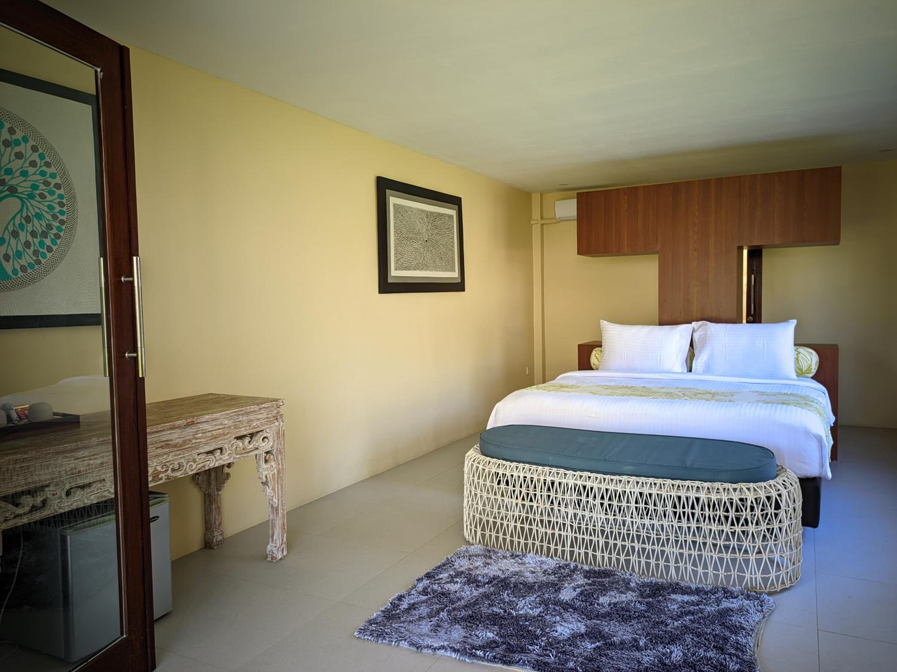 Suite - Photo 14