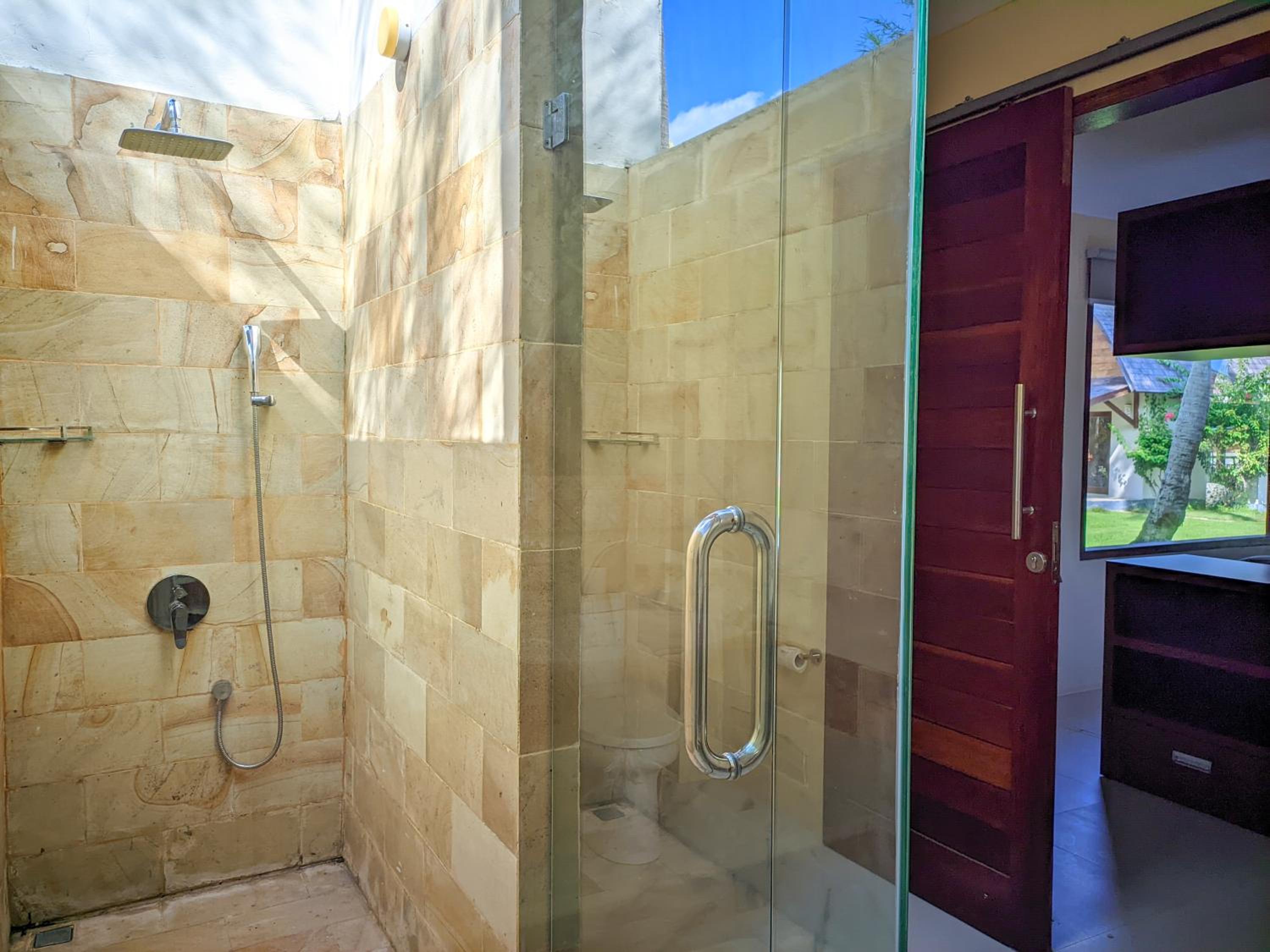 Suite - Photo 10