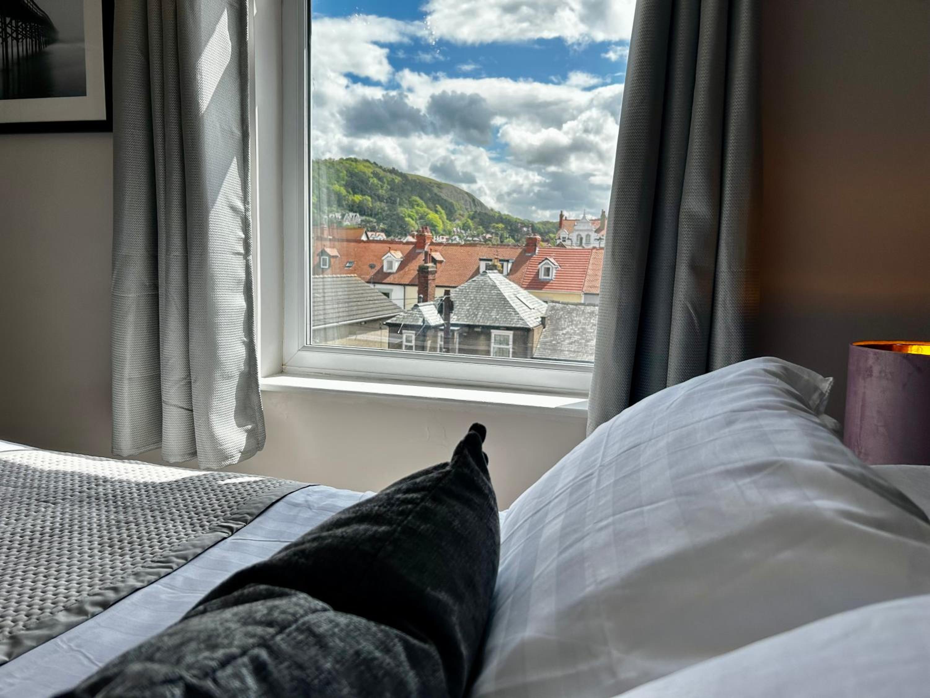 Standard Double Room with Mountain View photo 2