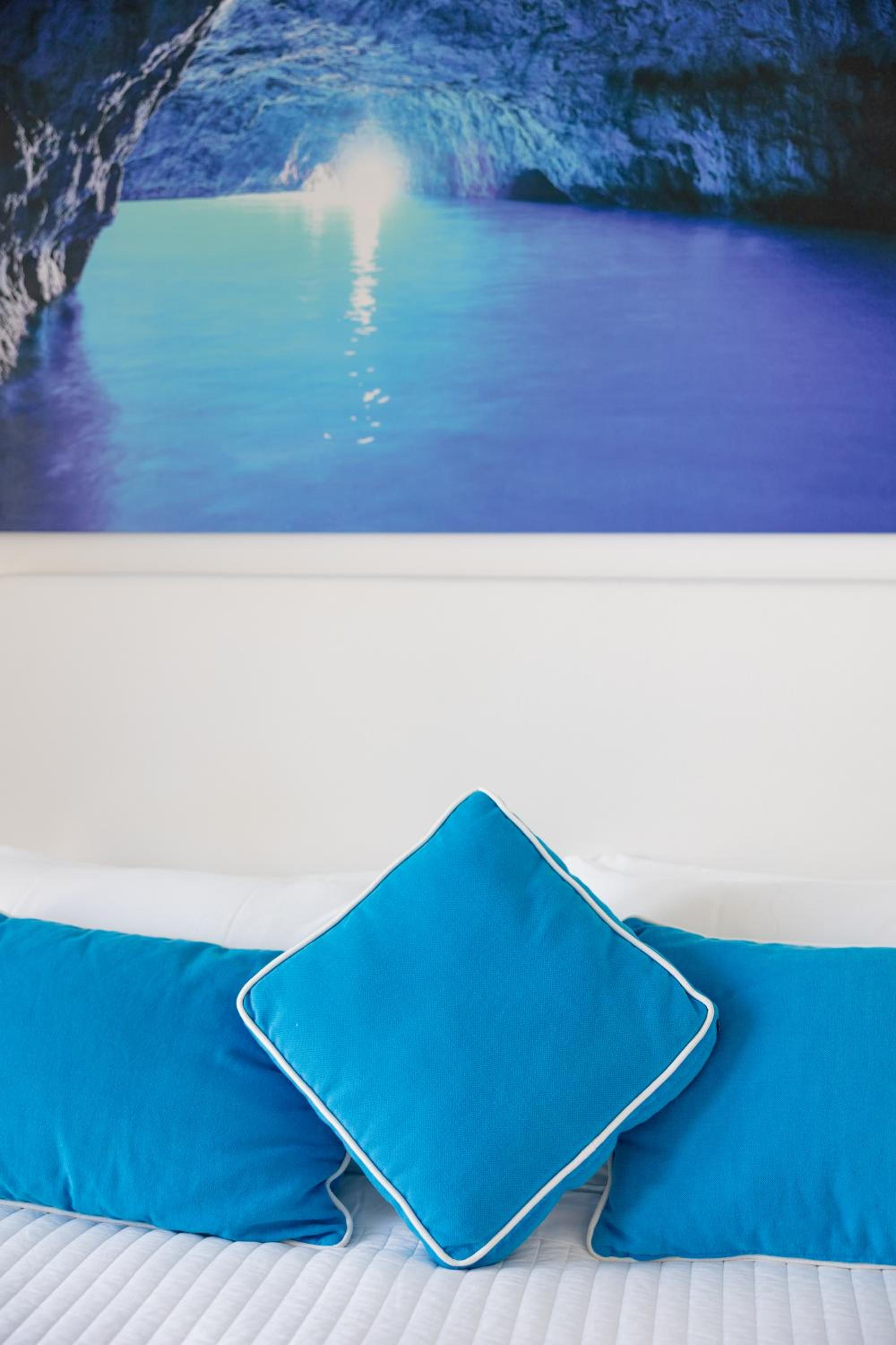 Deluxe Double Room with Balcony and Sea View photo 3
