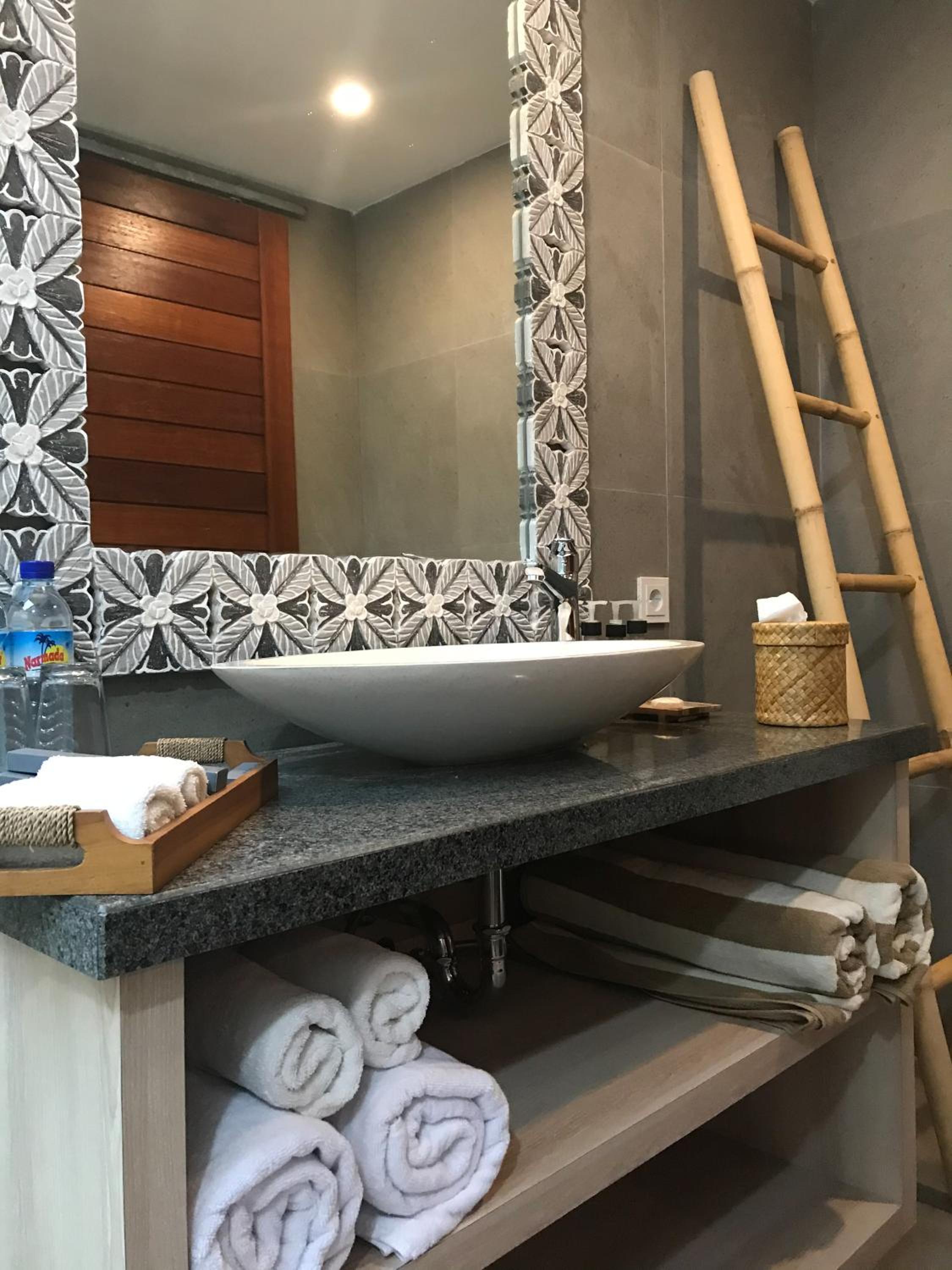 Deluxe Suite - Photo 6