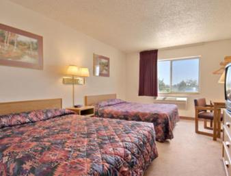 Super 8 by Wyndham Fountain