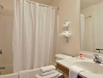 King Room - Mobility Access/Non-Smoking - Photo 2
