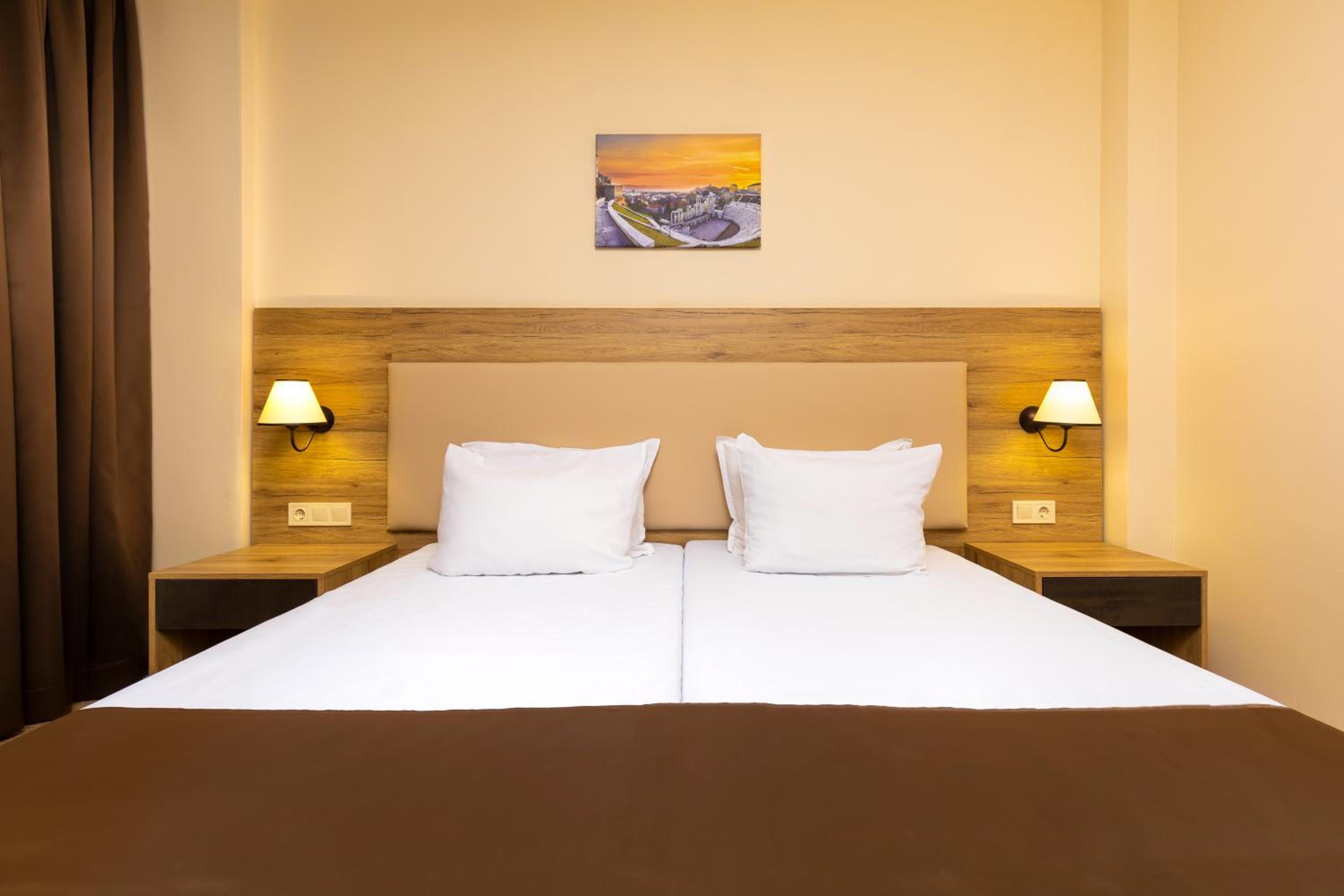 Single Room - Photo 2