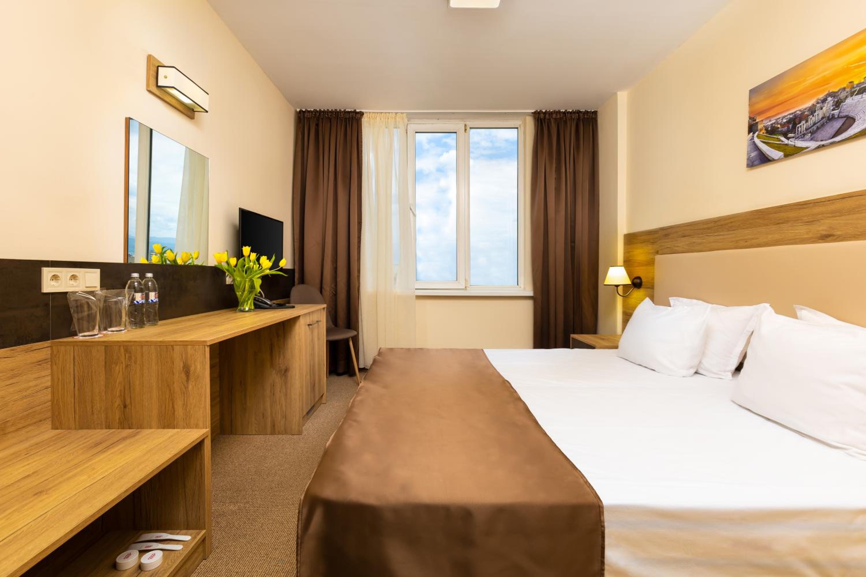 Single Room - Photo 1