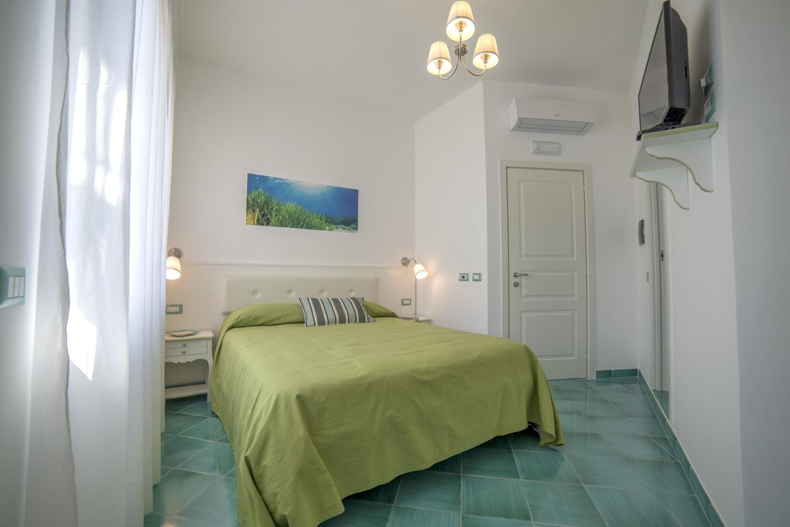 Double Room - Photo 2