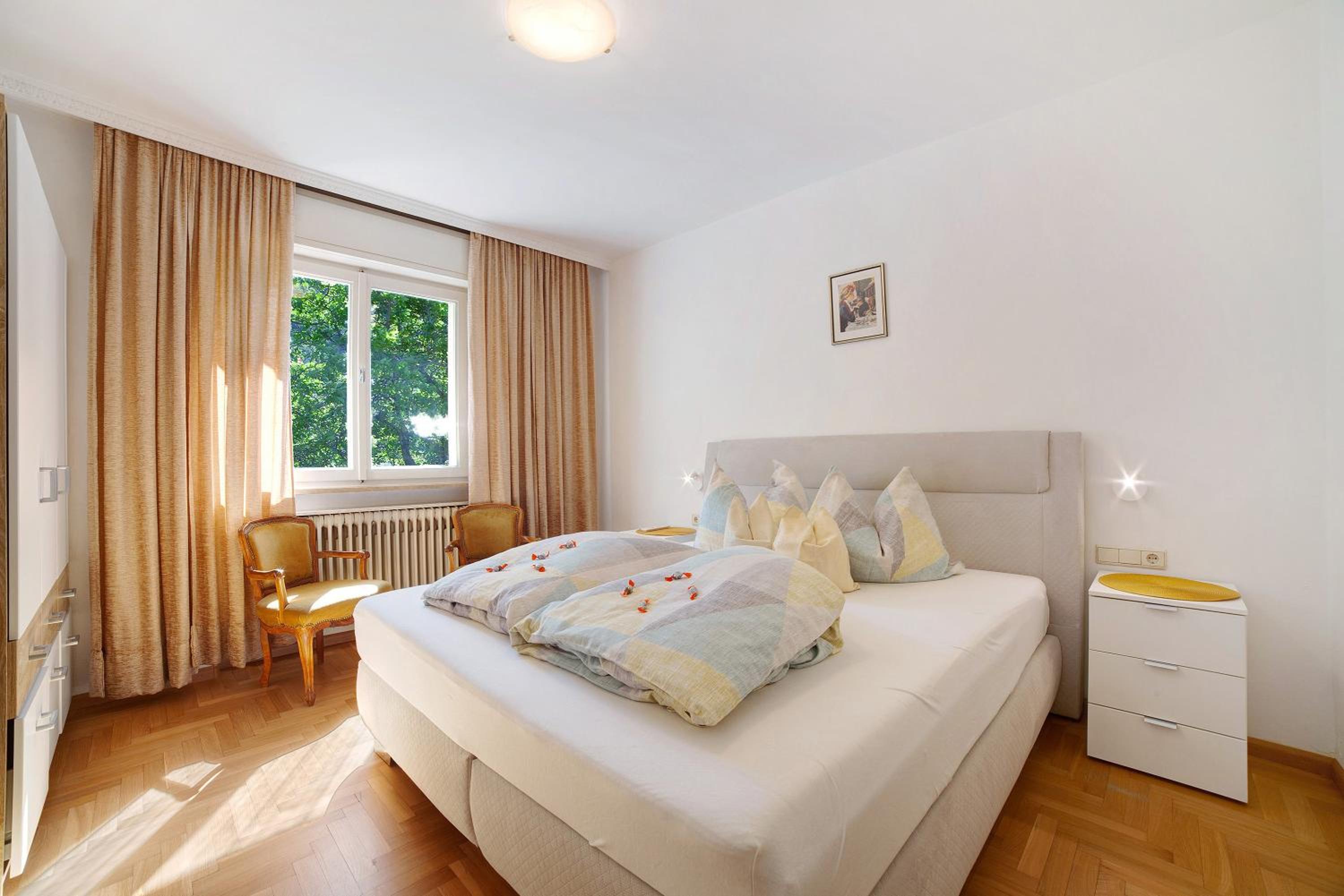 Superior One-Bedroom Apartment