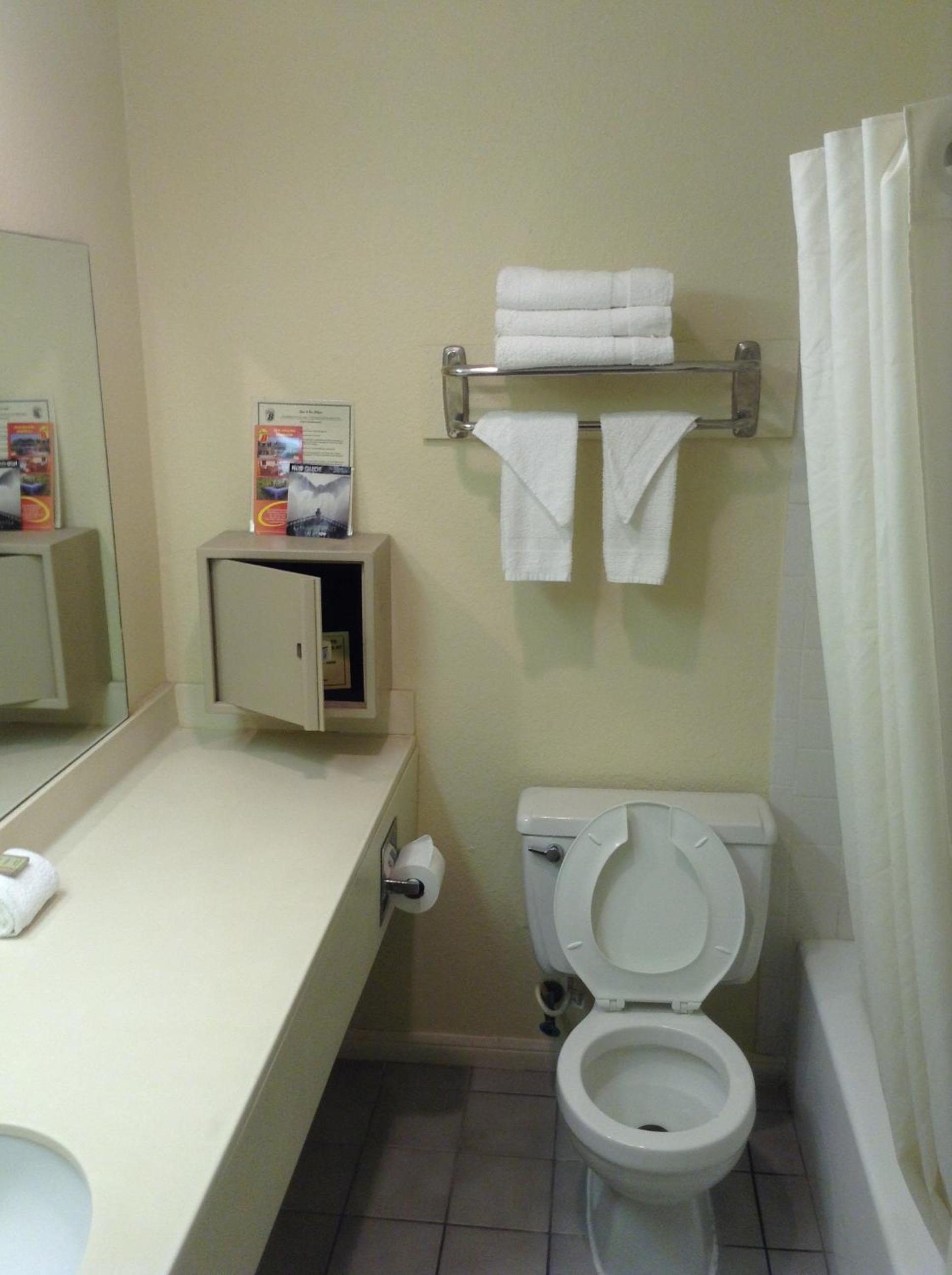 Room with Disability Access - Non-Smoking - Photo 4