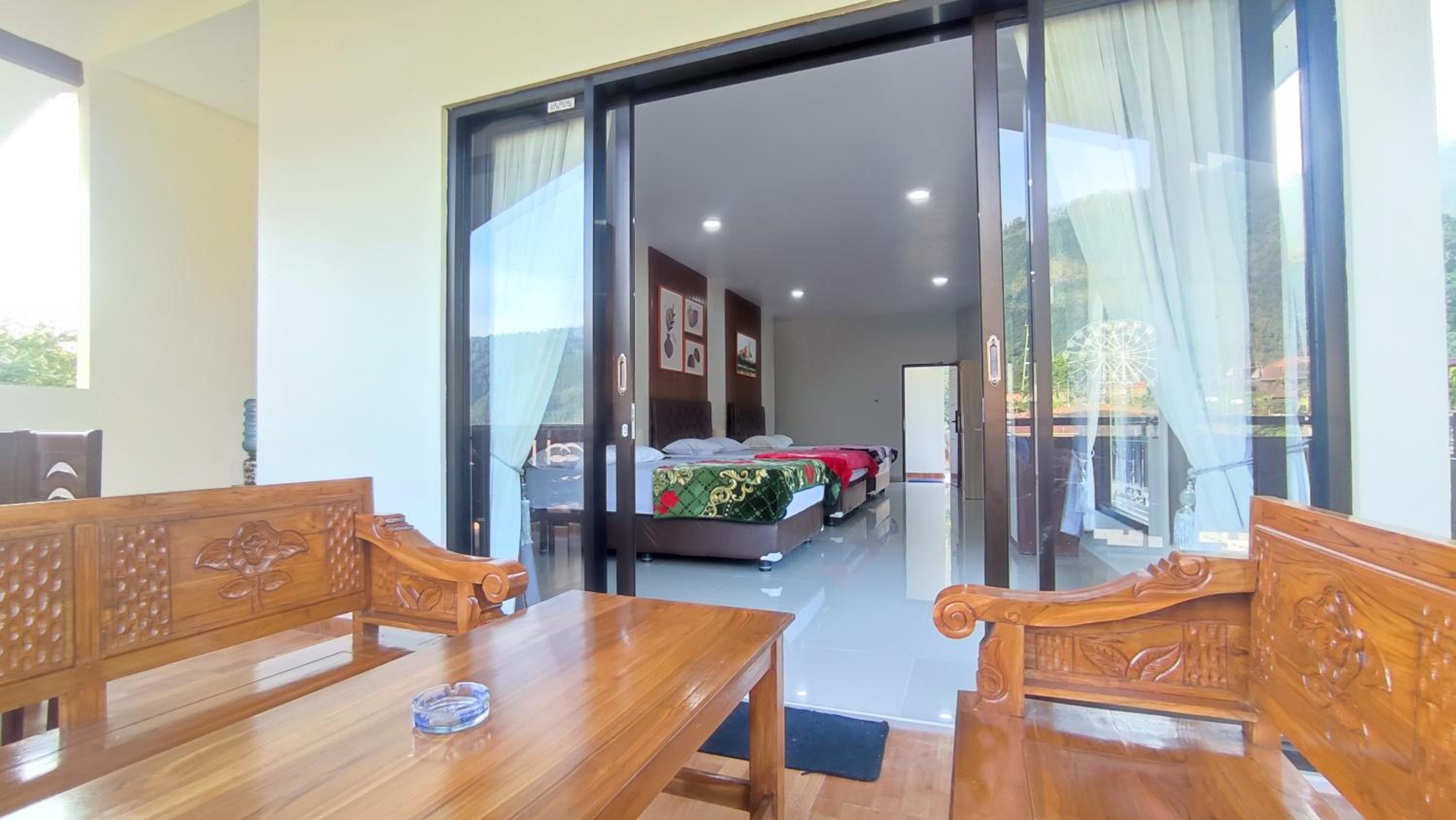 Apartment with Mountain View photo 1