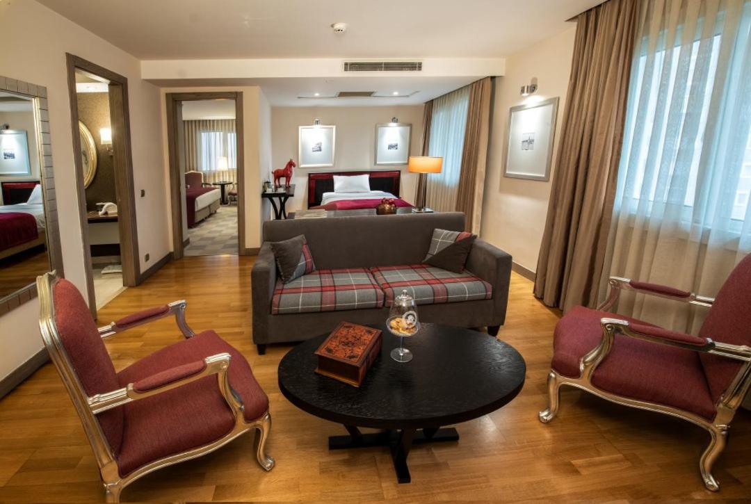 Suite photo 1