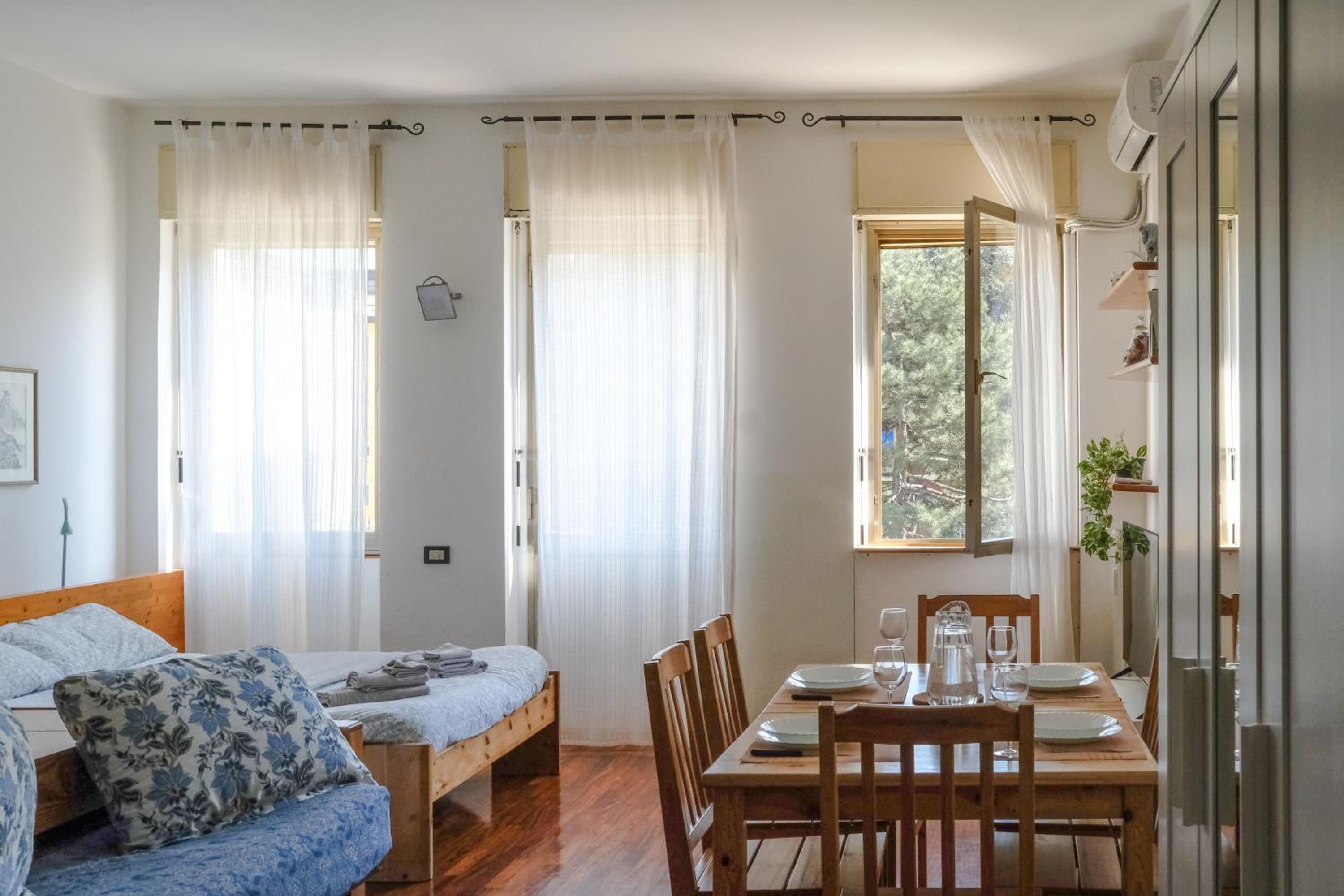 One-Bedroom Apartment
