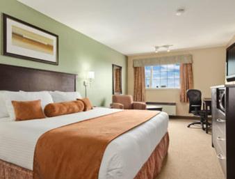 King Room - Non-Smoking - Photo 3