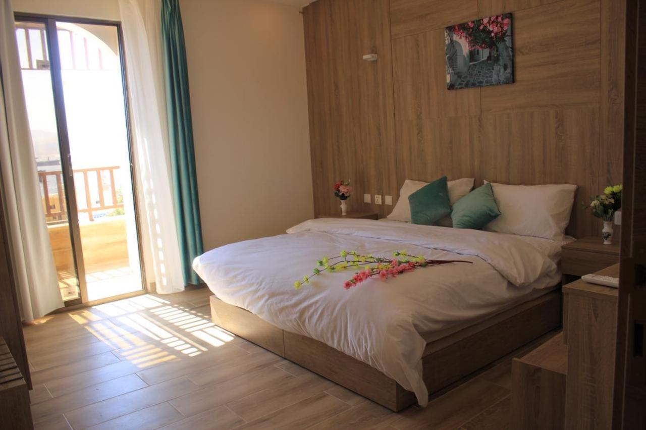 Deluxe Family Suite photo 2