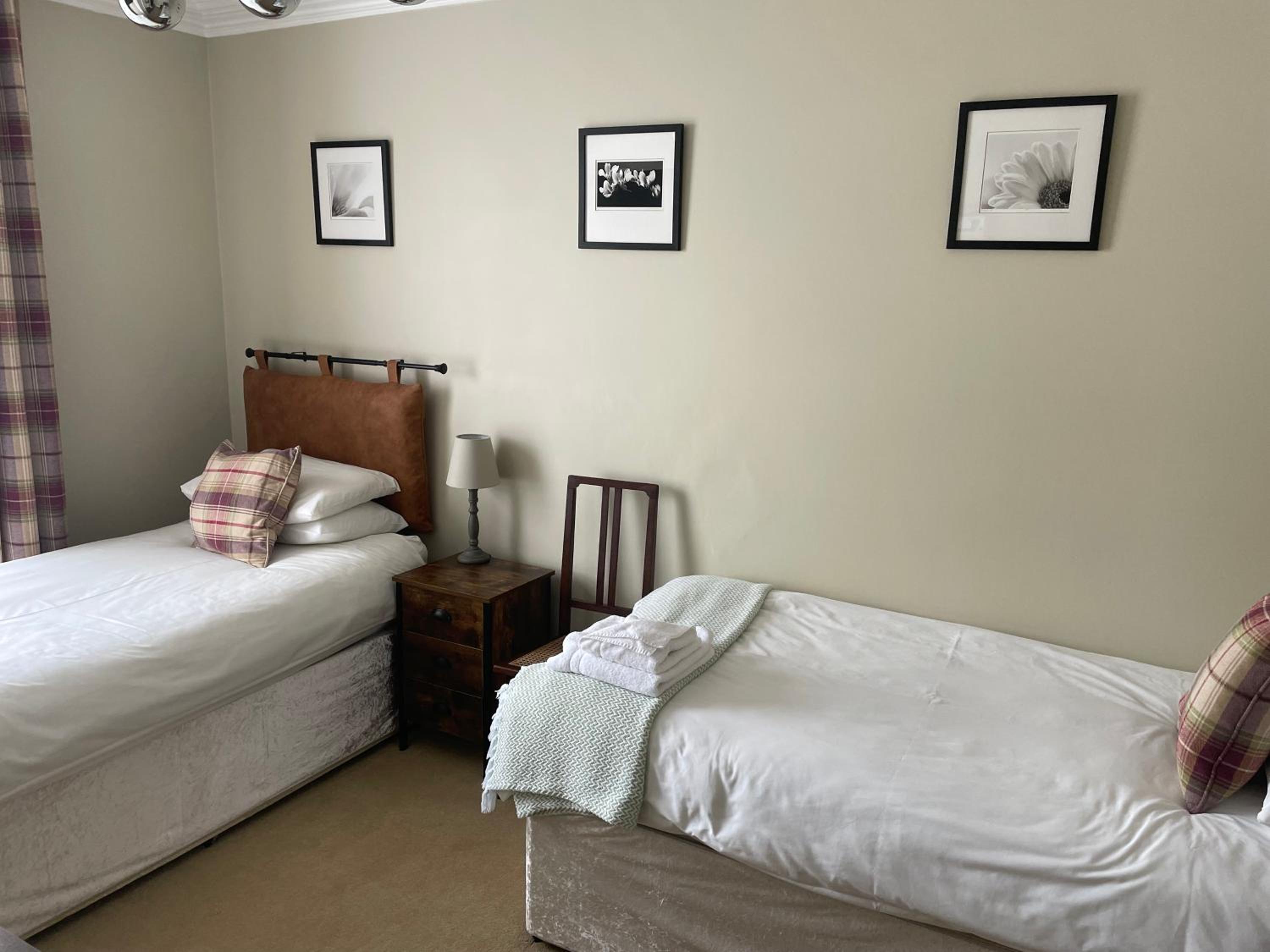 Twin Room - Photo 5