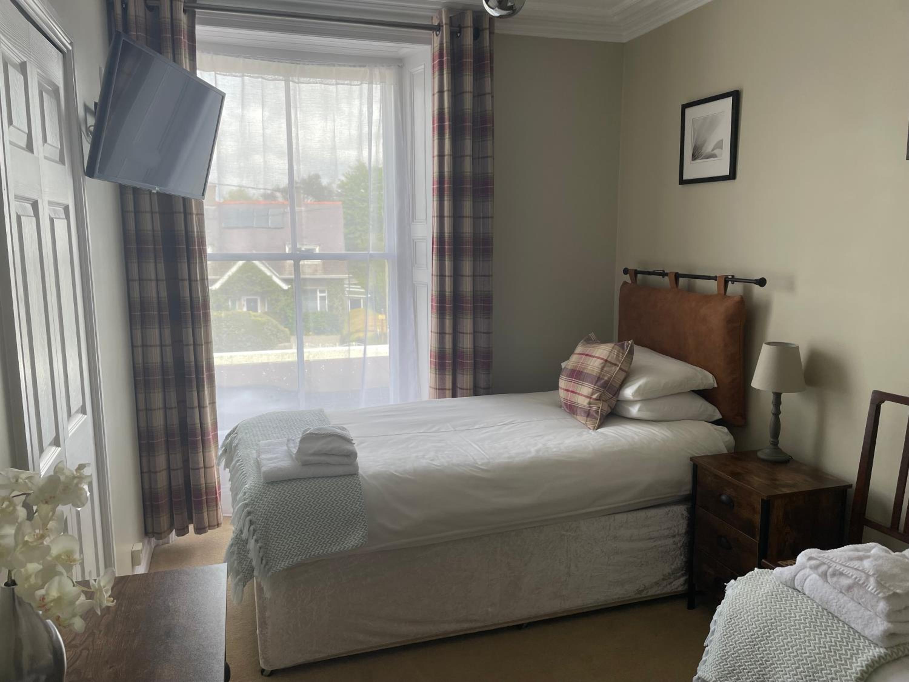 Twin Room - Photo 6