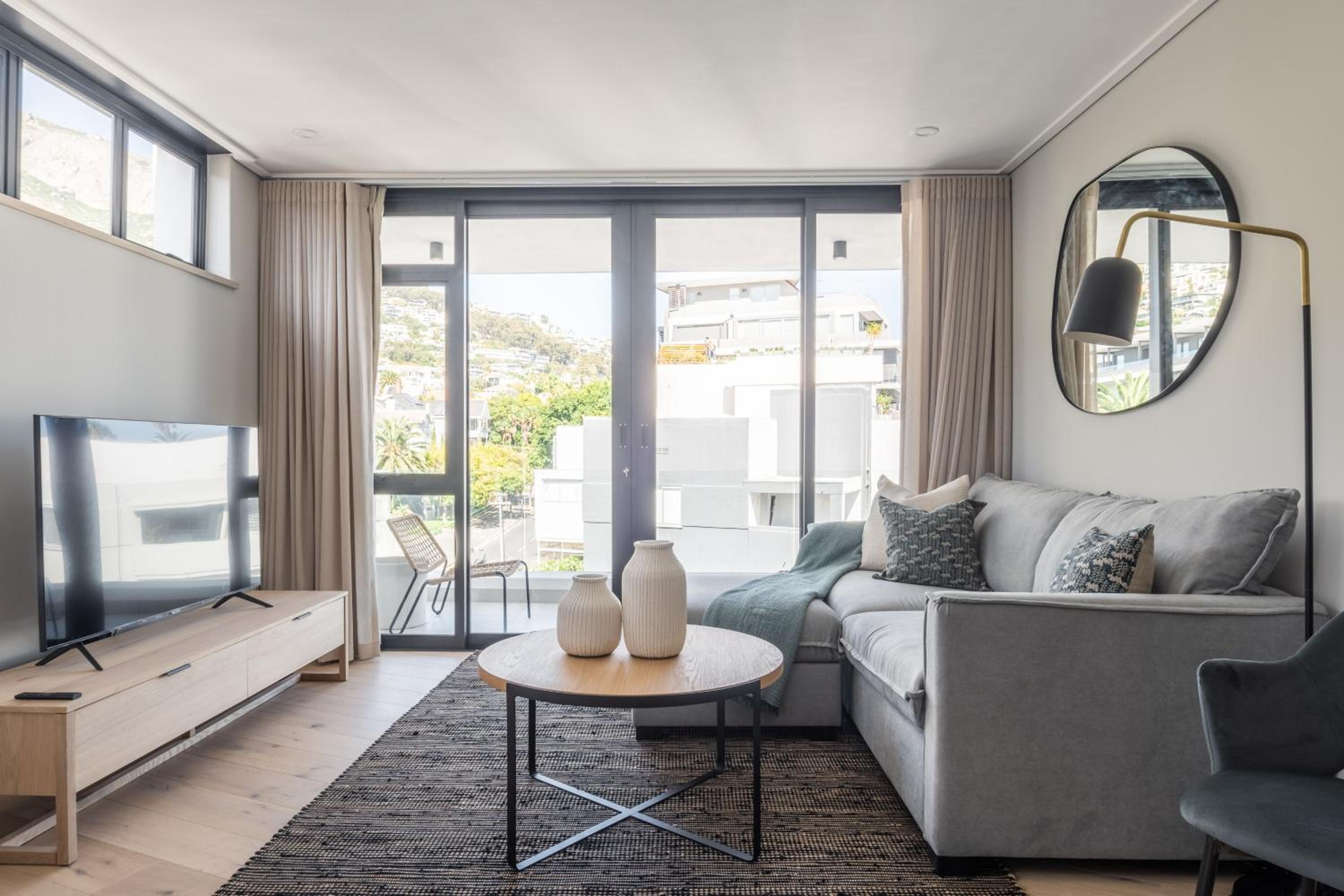 Superior One Bedroom Apartment