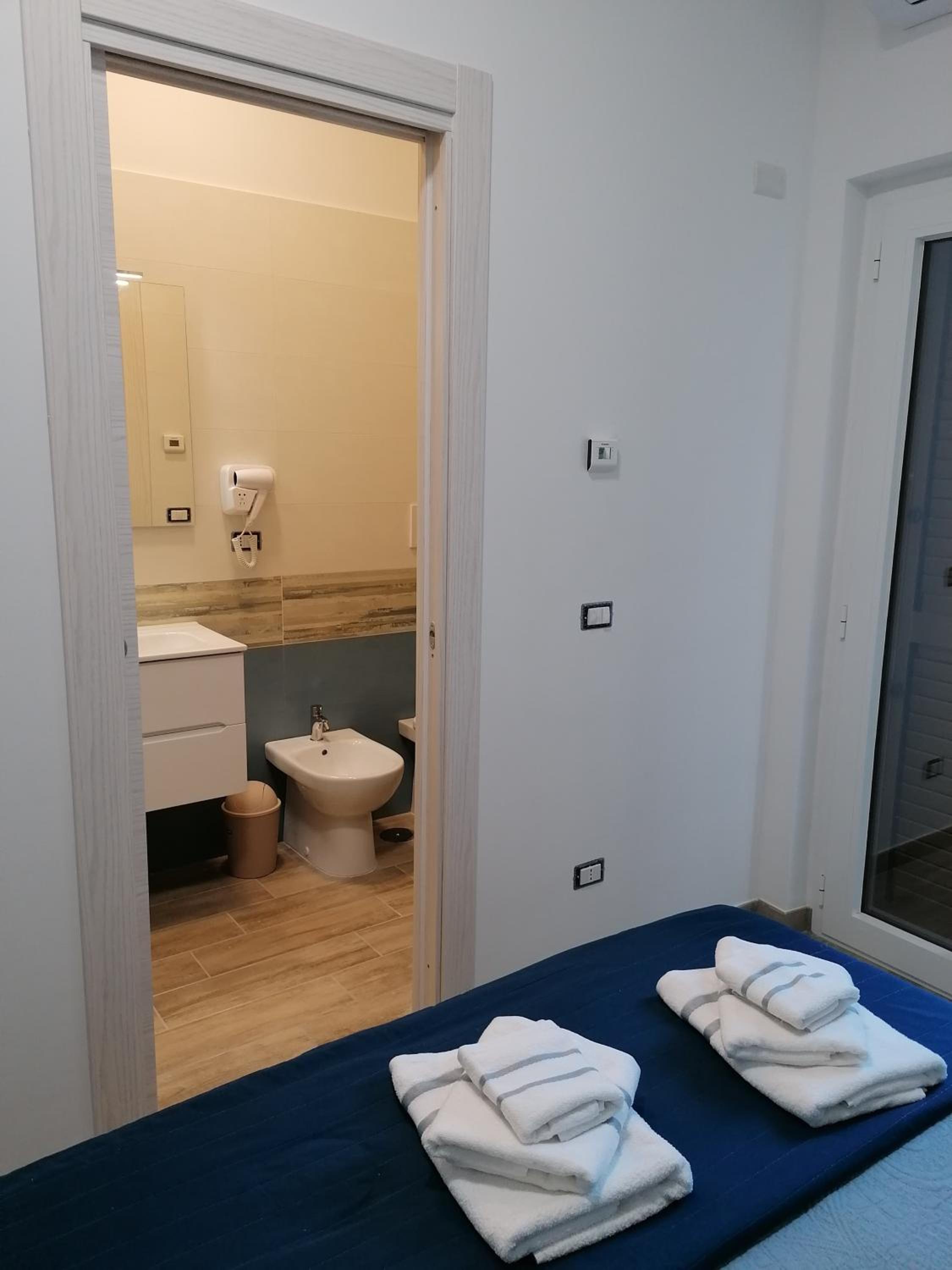 Standard Double Room photo 2