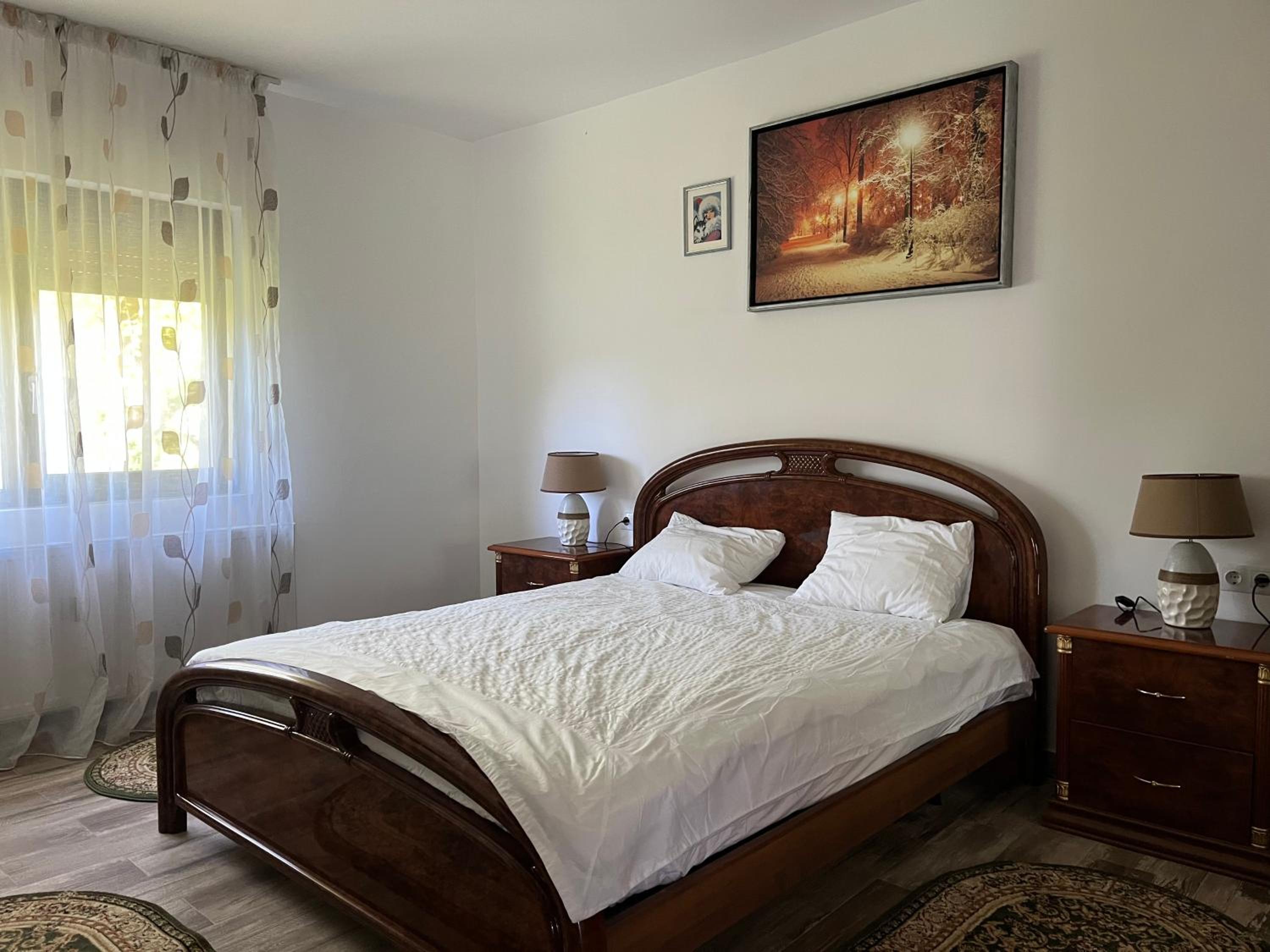 Queen Room photo 1